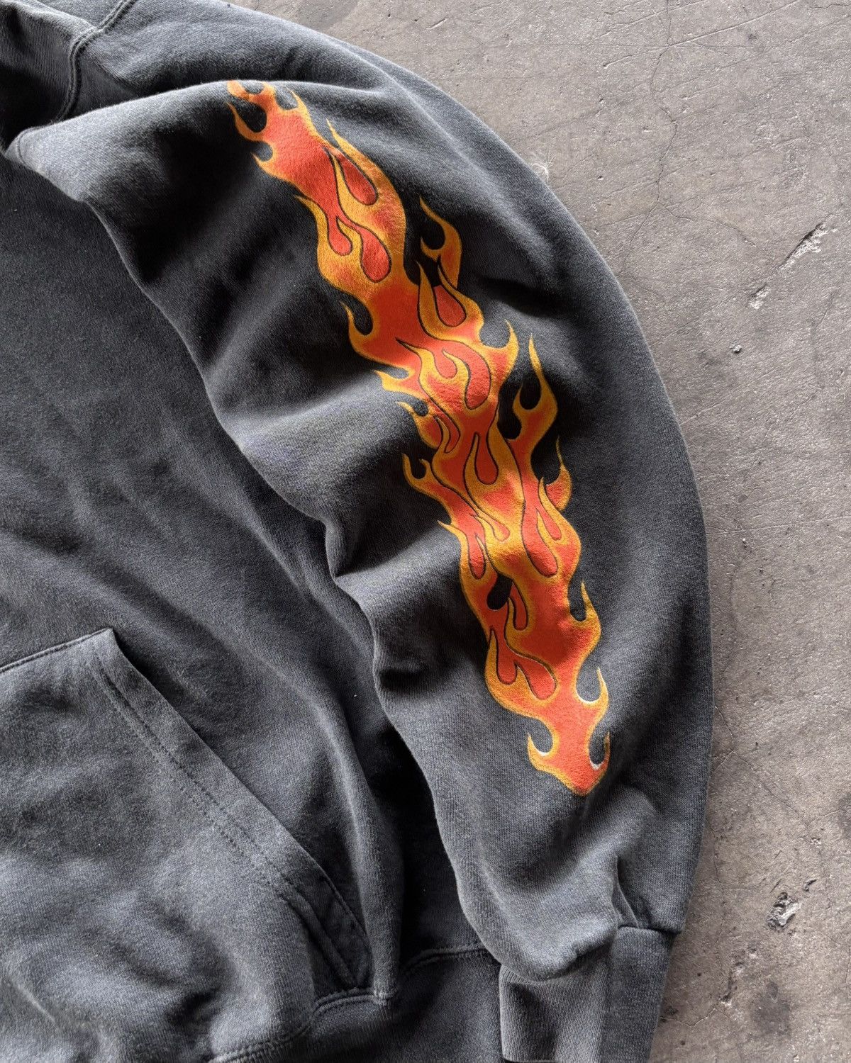 Harley Davidson 🔥RARE🔥1996s V-Twin Harley Davidson Flame Faded Black Hoodie Size US L / EU 52-54 / 3 - 8 Thumbnail