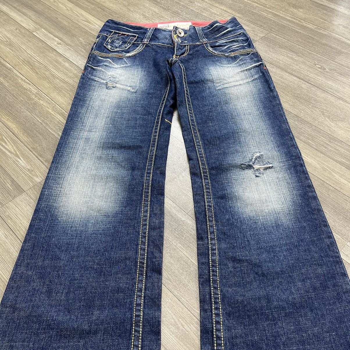 If Six Was Nine × Japanese Brand × Le Grande Bleu (L.G.B.) RedPepper Embroidered Distressed Flared Denim Jeans Bootcut Size 26" / US 2 / IT 38 - 3 Thumbnail