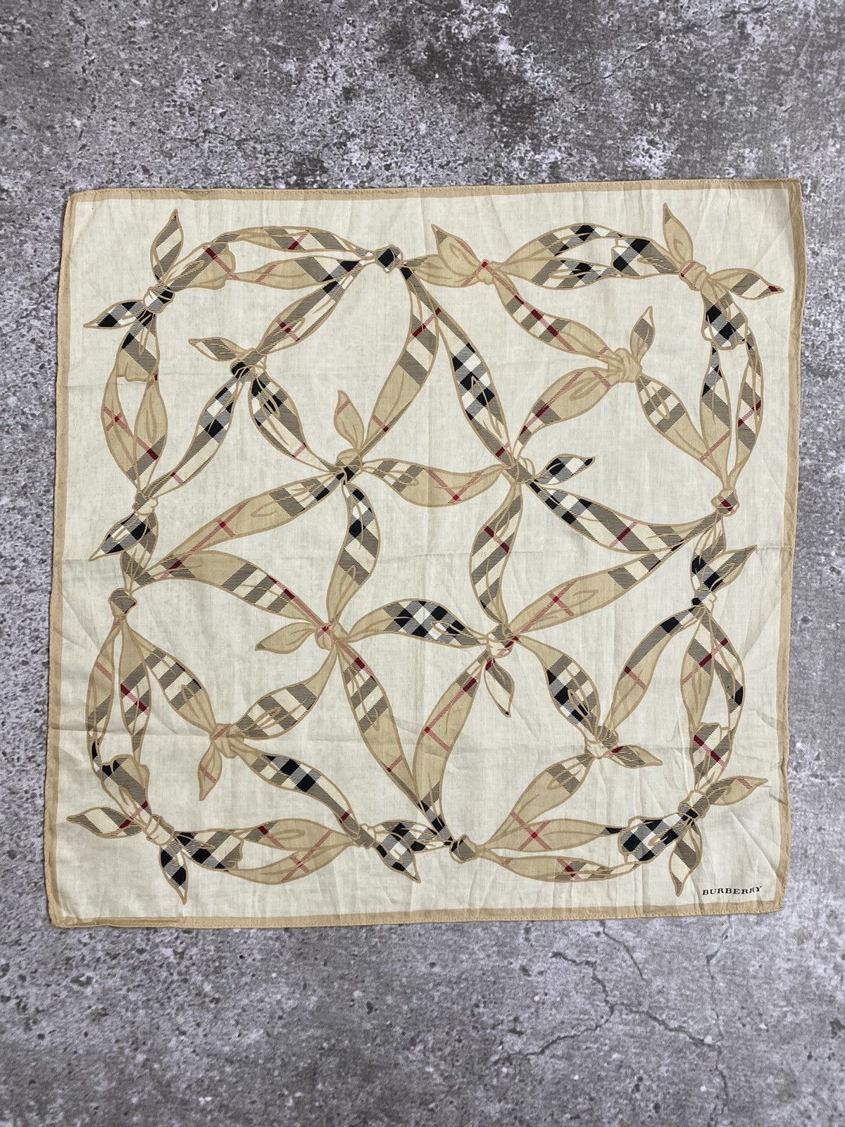 Burberry Burberry Handkerchief / Bandana / Neckerchief Size ONE SIZE - 2 Thumbnail
