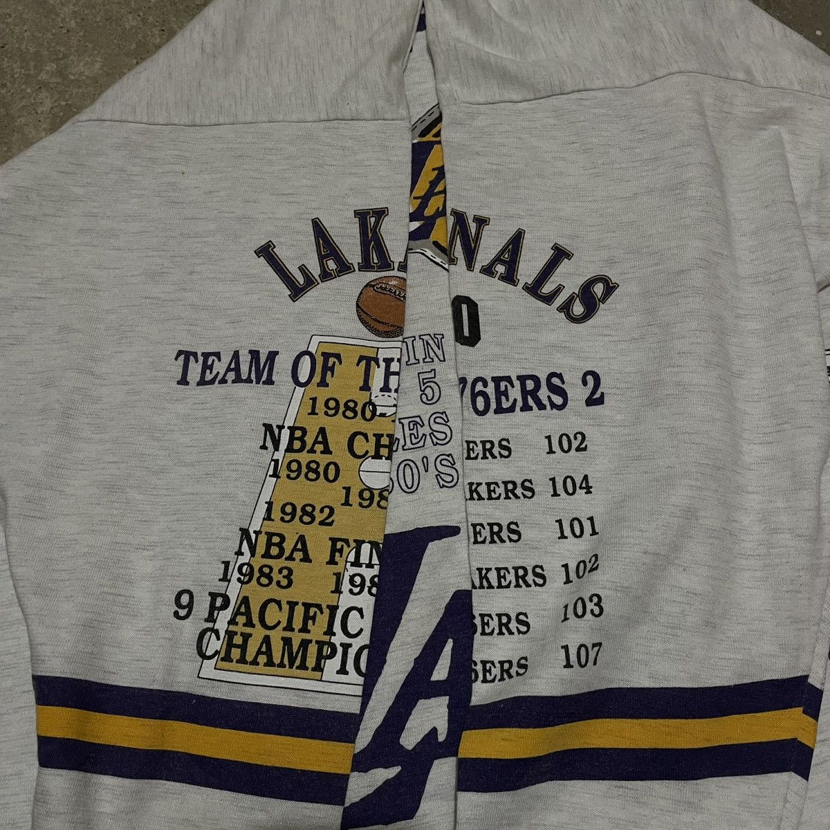 Vintage Vintage l.a. lakers nba world championship 90s t-shirt Size US XL / EU 56 / 4 - 13 Thumbnail