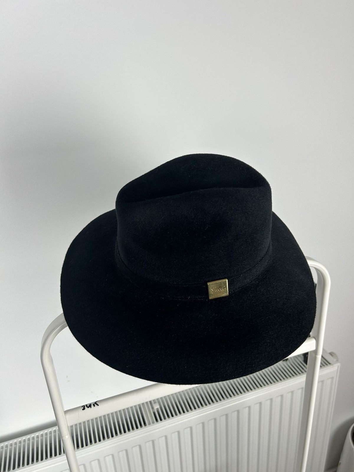 Gucci × Tom Ford Gucci Rabbit Fur Logo Charm Hat Size ONE SIZE - 3 Thumbnail