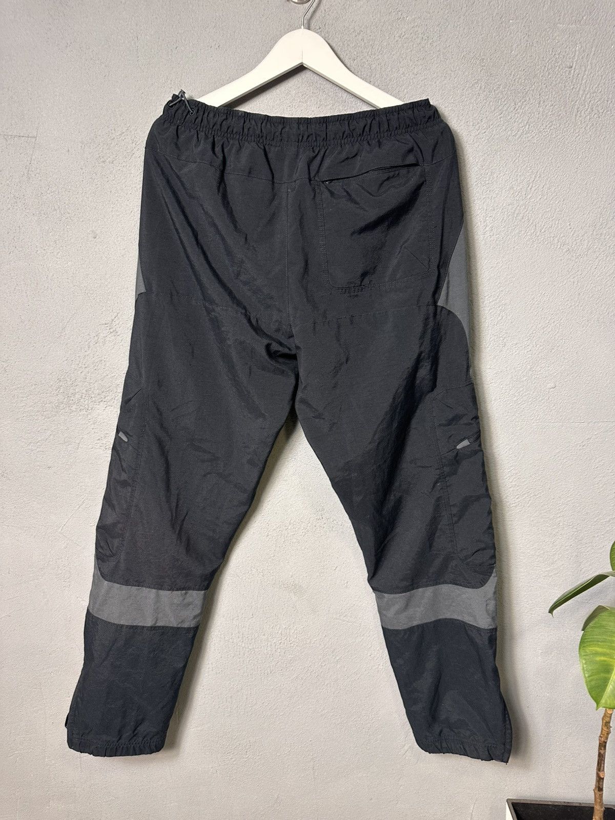 Nike Nike Track Vintage Cargo Pants Drill Baggy Joggers Gorpcore Size US 32 / EU 48 - 10 Thumbnail
