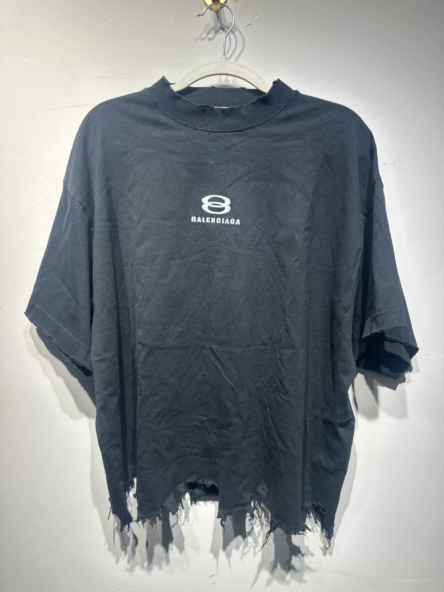 Balenciaga Balenciaga Retro Graphic Black T-Shirt 1 Men Size US XS / EU 42 / 0 - 1 Thumbnail