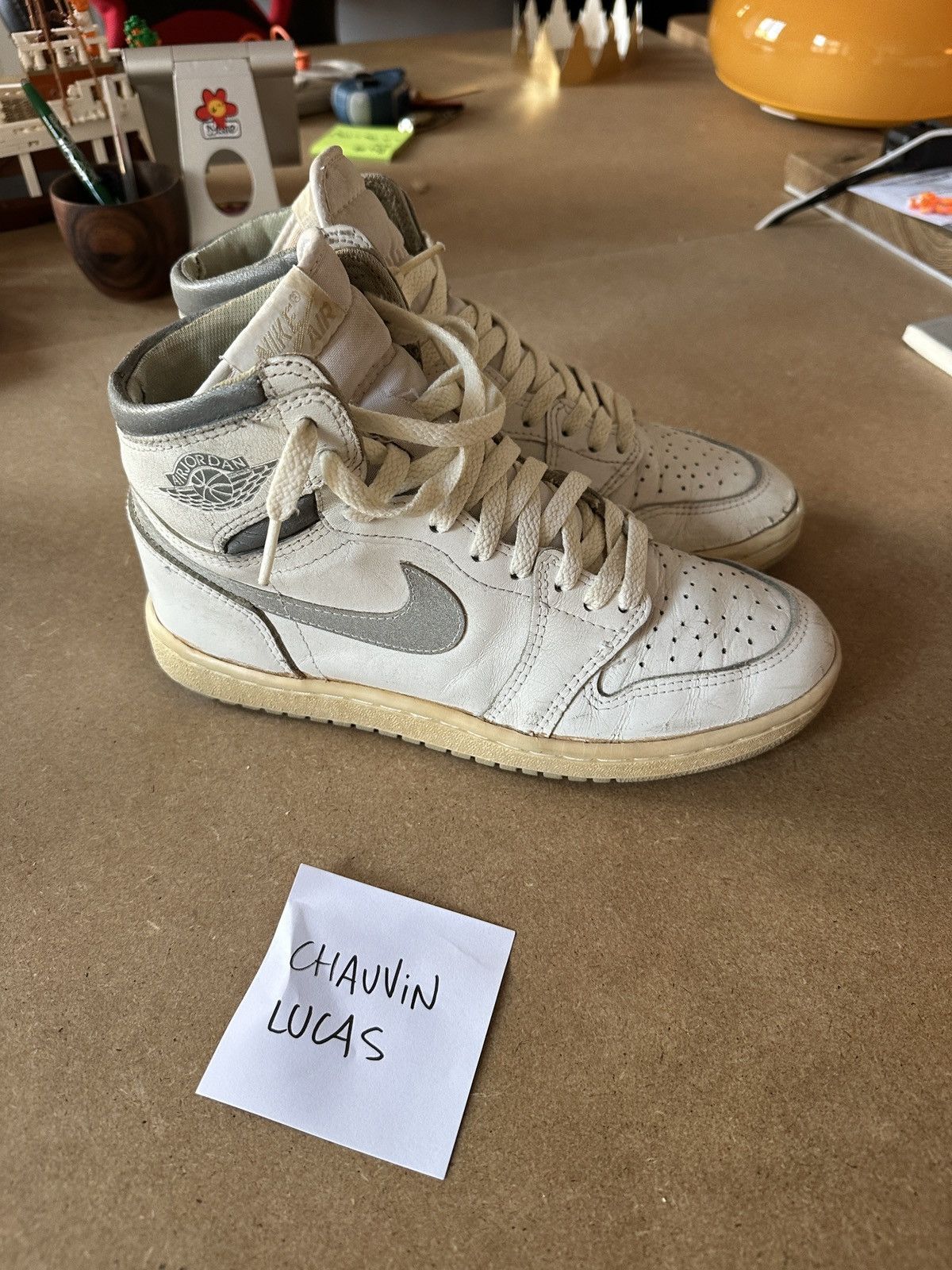 Jordan Brand Jordan 1 OG Neutral grey 1985 Size US 8 / EU 41 - 3 Thumbnail