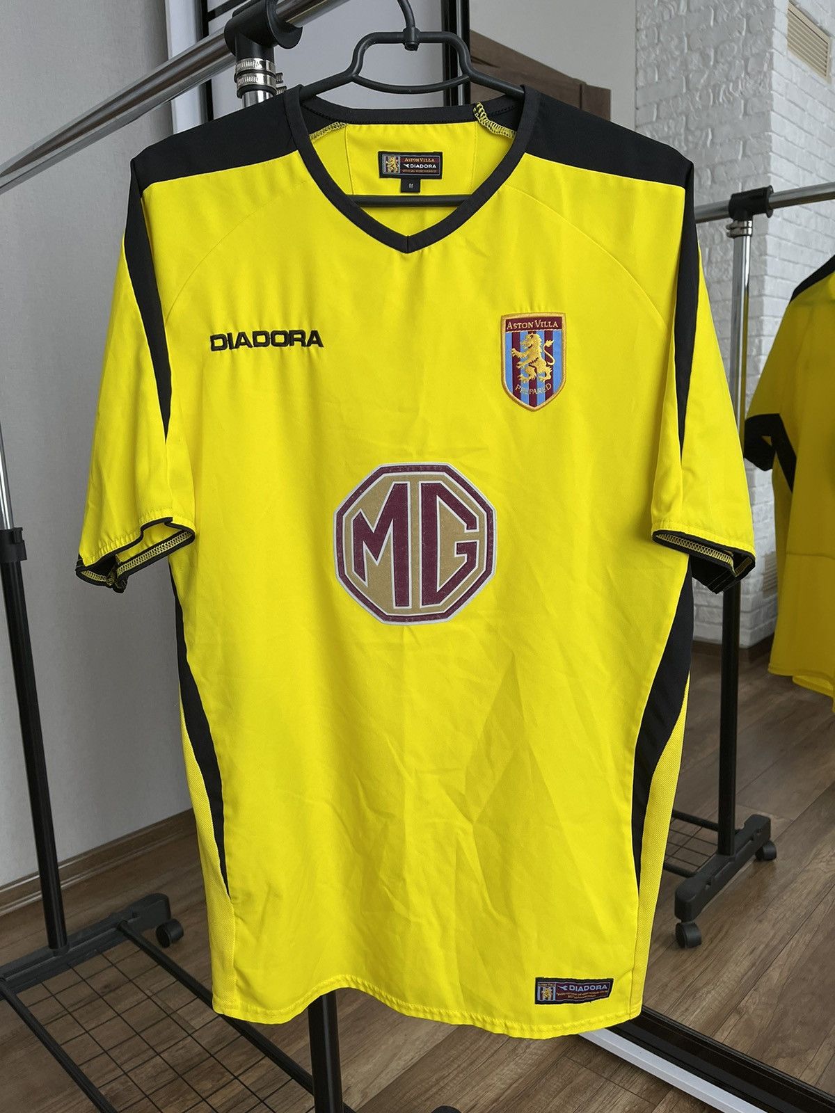 Diadora 2003/2004 Diadora Aston Villa Vintage Soccer Jersey T-Shirt Size US M / EU 48-50 / 2 - 1 Thumbnail