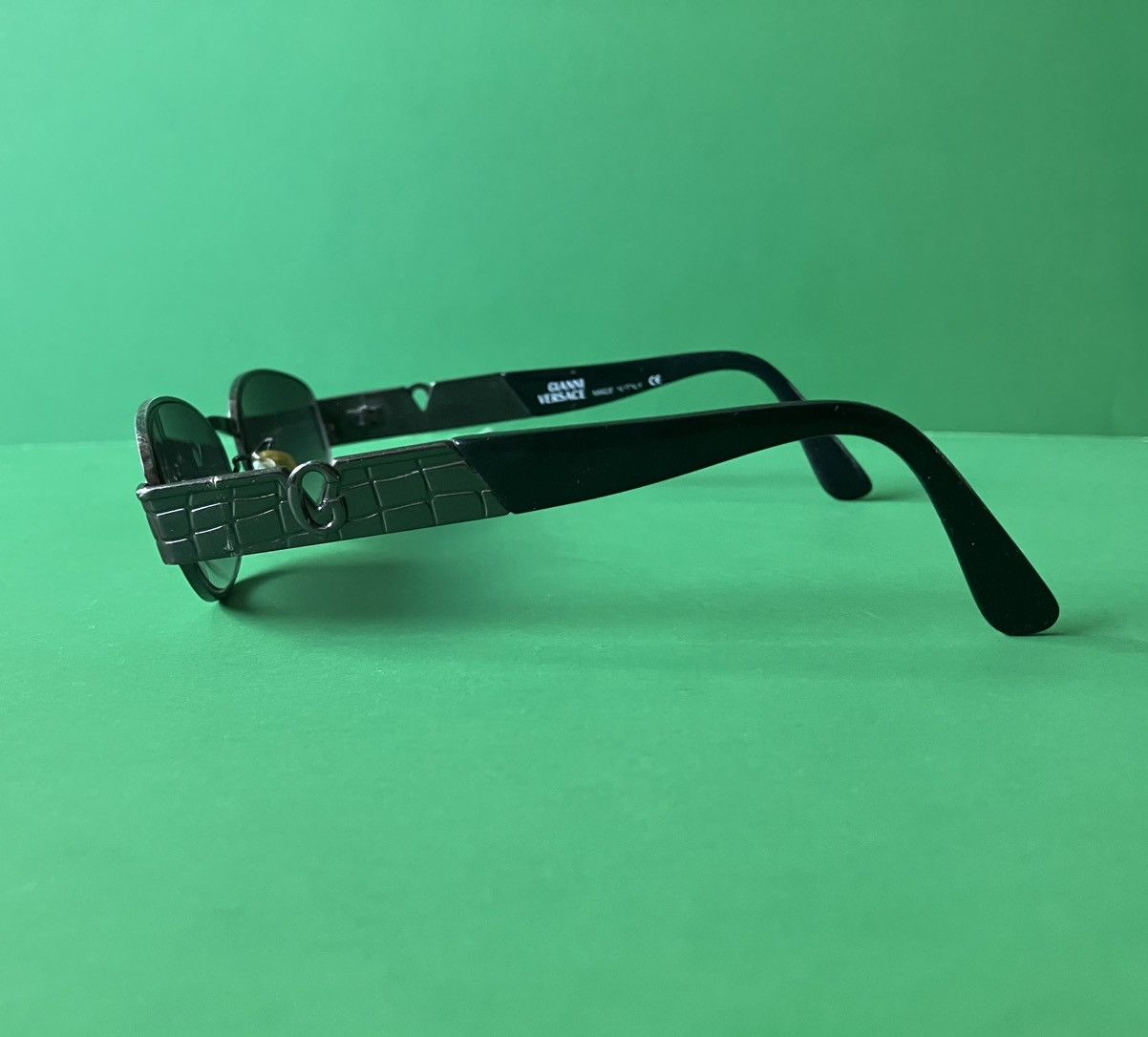 Versace Vintage 90s Gianni Versace MOD S20 COL 89M Black Sunglasses Size ONE SIZE - 3 Thumbnail