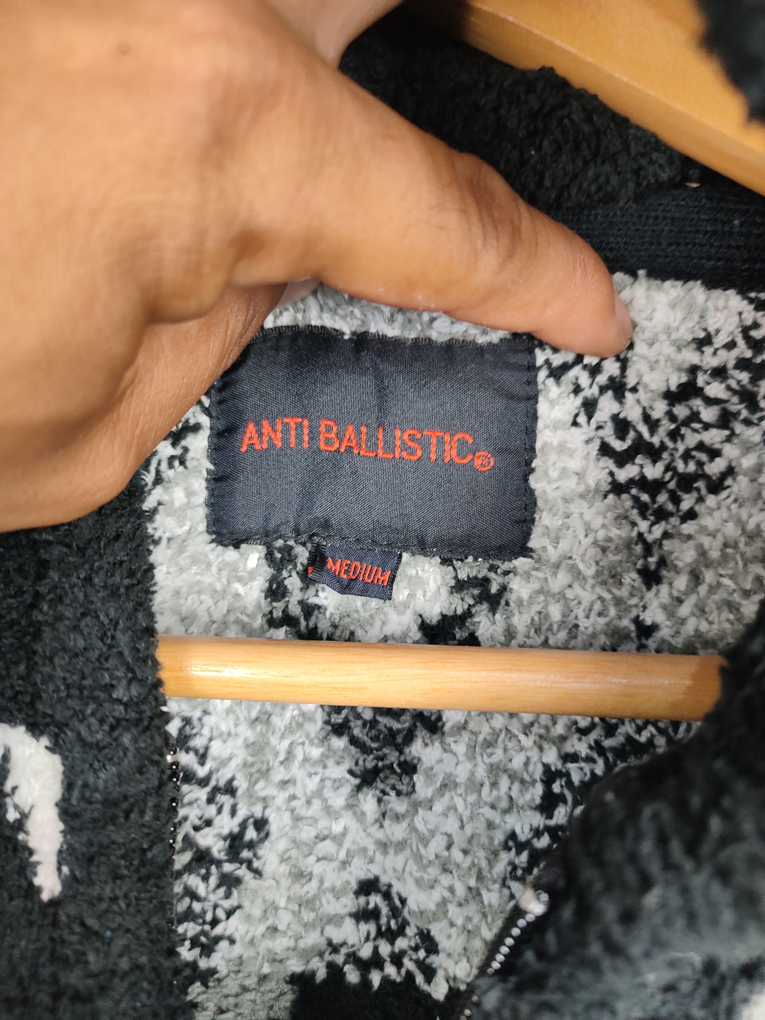 Japanese Brand Anti Ballistic Mohair Yarn Zip Hoodie in Native Pattern Size US M / EU 48-50 / 2 - 4 Thumbnail