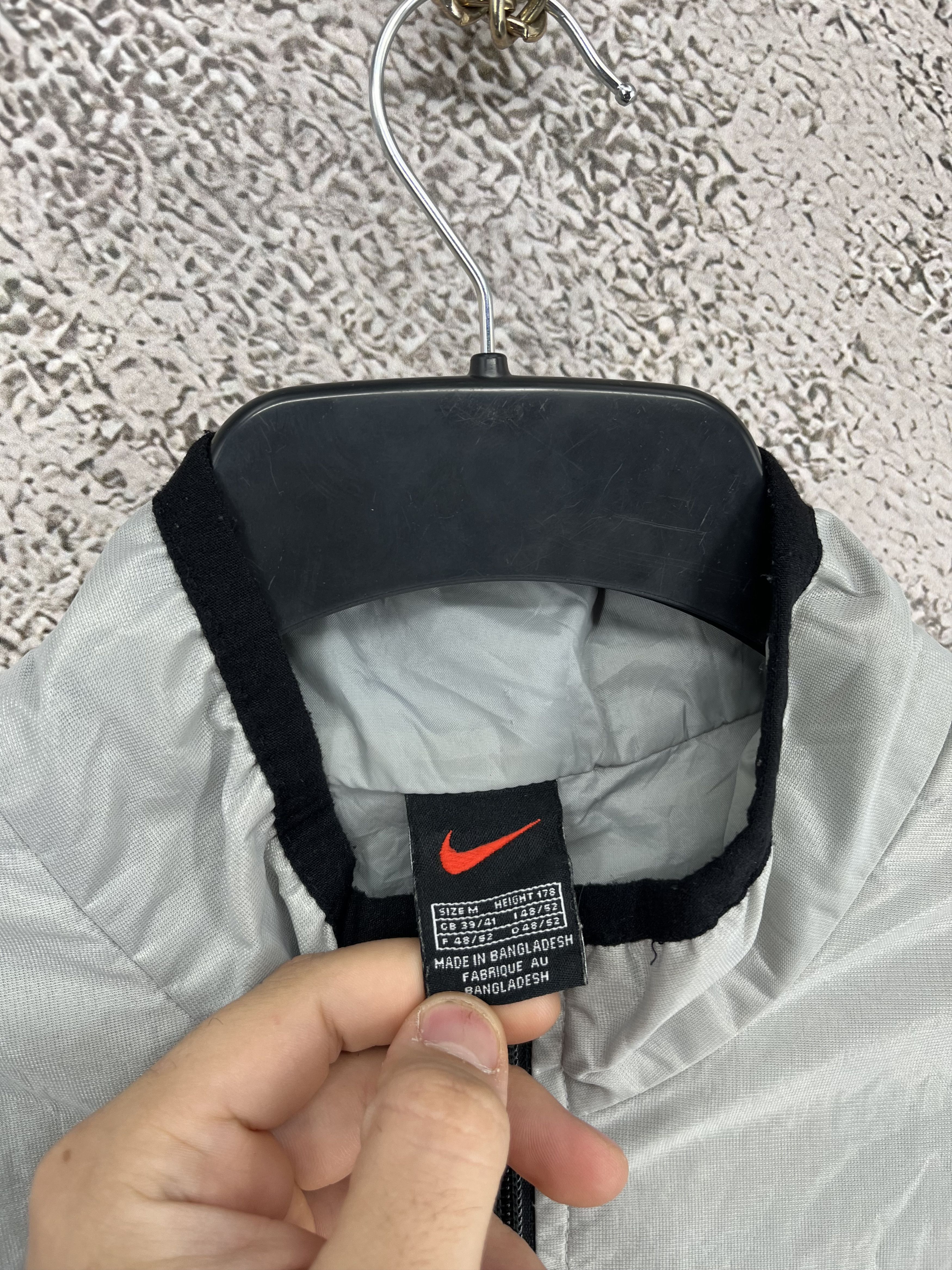 Nike Vintage Nike Pullover Windbreaker Hoodie Grey Size-M Size US M / EU 48-50 / 2 - 8 Thumbnail