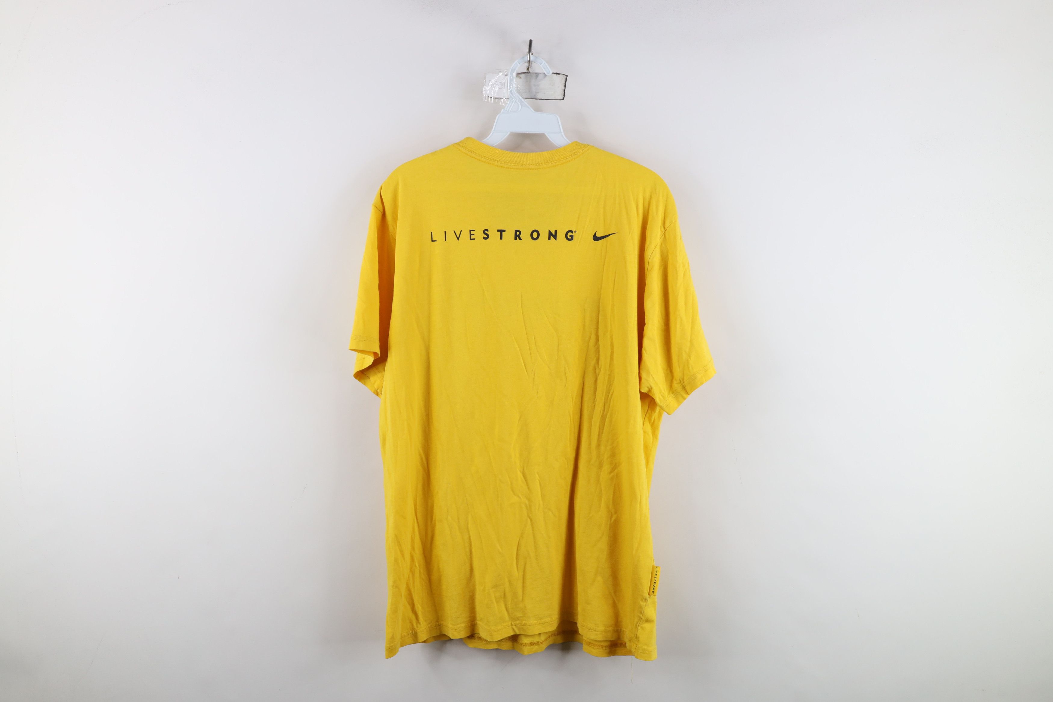 Nike Vintage Nike Livestrong Lance Armstrong Swoosh T-Shirt Size US L / EU 52-54 / 3 - 11 Thumbnail