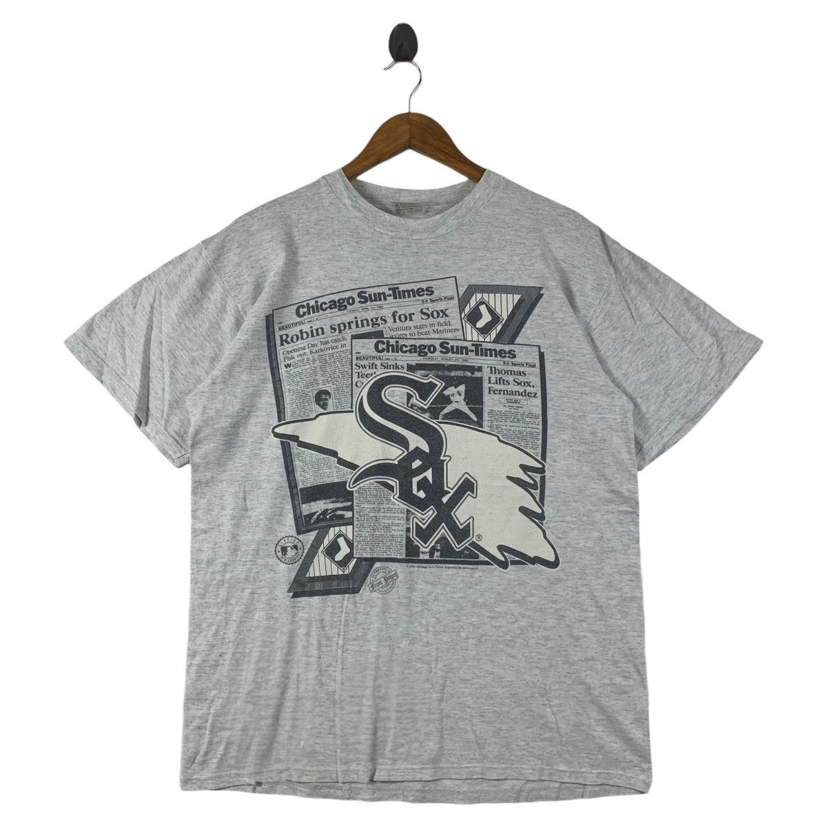 Vintage 90s CHICAGO WHITE SOX newspaper printed nba tee