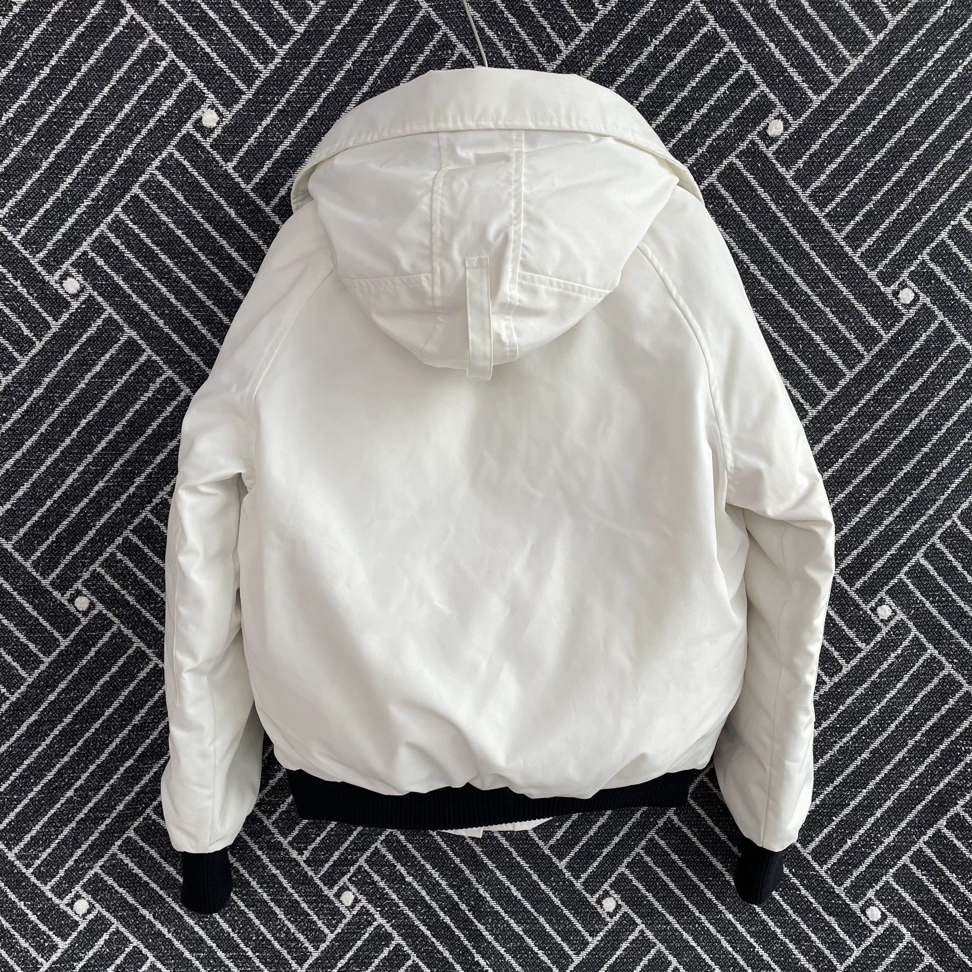 Canada Goose Canada Goose Red Label Hooded Down Coat Women's White M Size M / US 6-8 / IT 42-44 - 2 Thumbnail