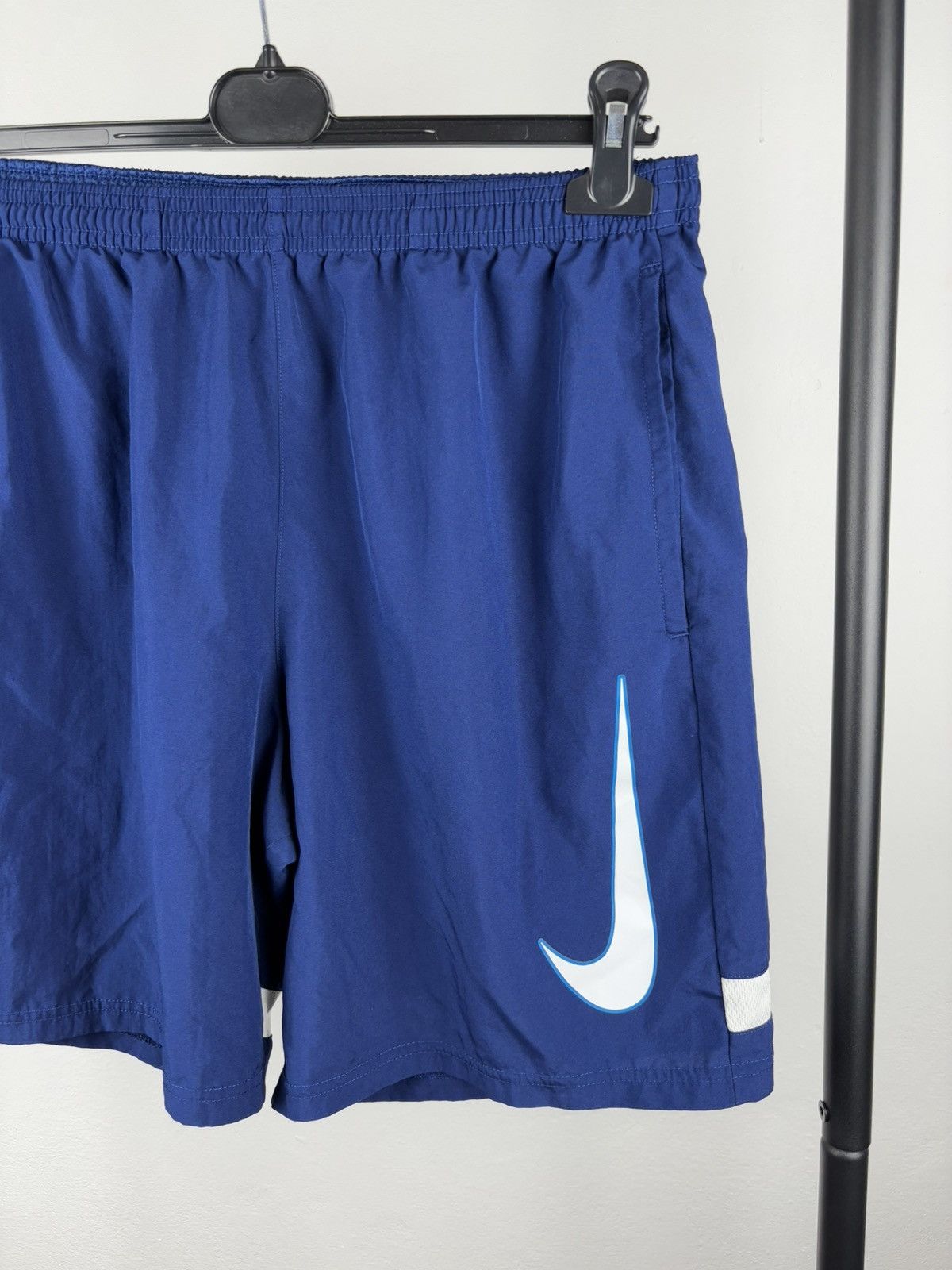 Nike Nike big swoosh short size L Size US 34 / EU 50 - 2 Thumbnail