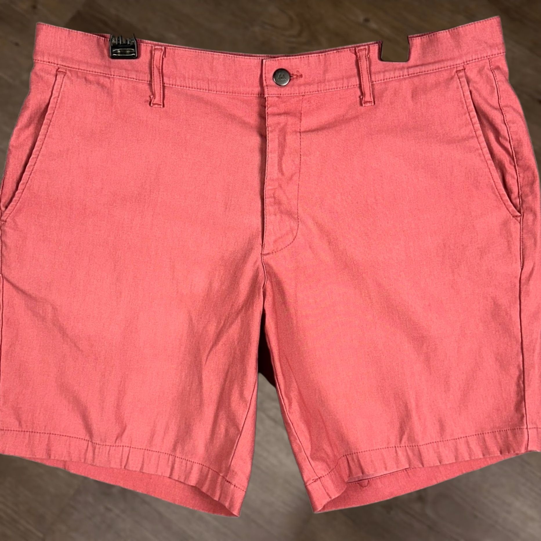 Mizzen+Main Mizzen+Main Shorts Mens 36 Pink Performance Chino Stretch Pockets Casual Travel Slim/Regular Fit Size US 36 / EU 52 - 1 Thumbnail