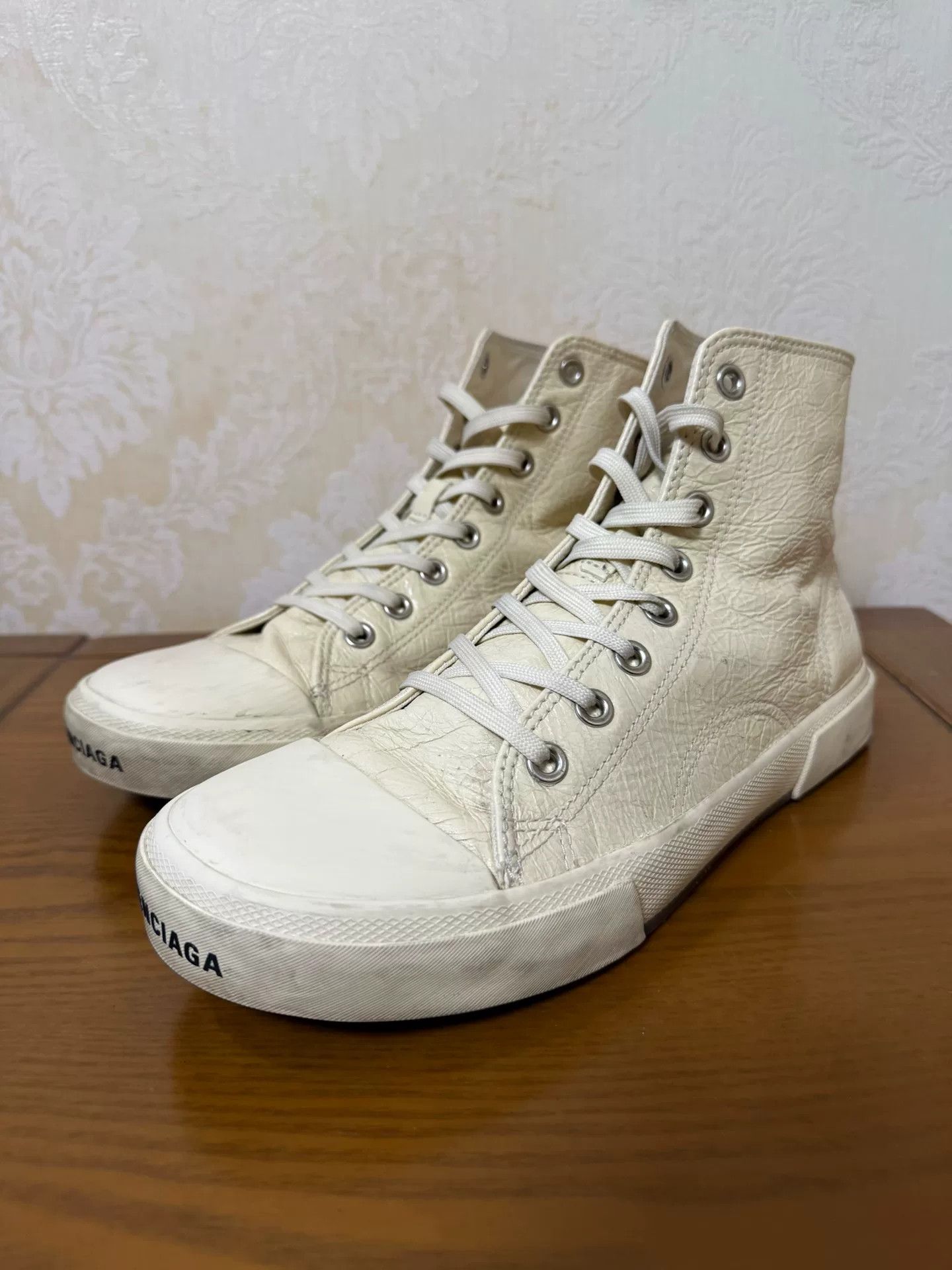 Balenciaga Balenciaga Orange Hitop Sneakers 8 Men Size US 8 / EU 41 - 1 Thumbnail