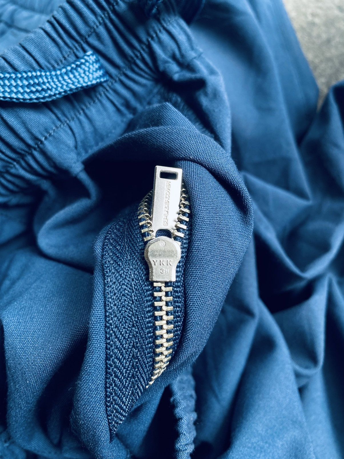 GU × Undercover Undercover x Gu Multi Pocket Zipper Pants Size US 30 / EU 46 - 15 Thumbnail