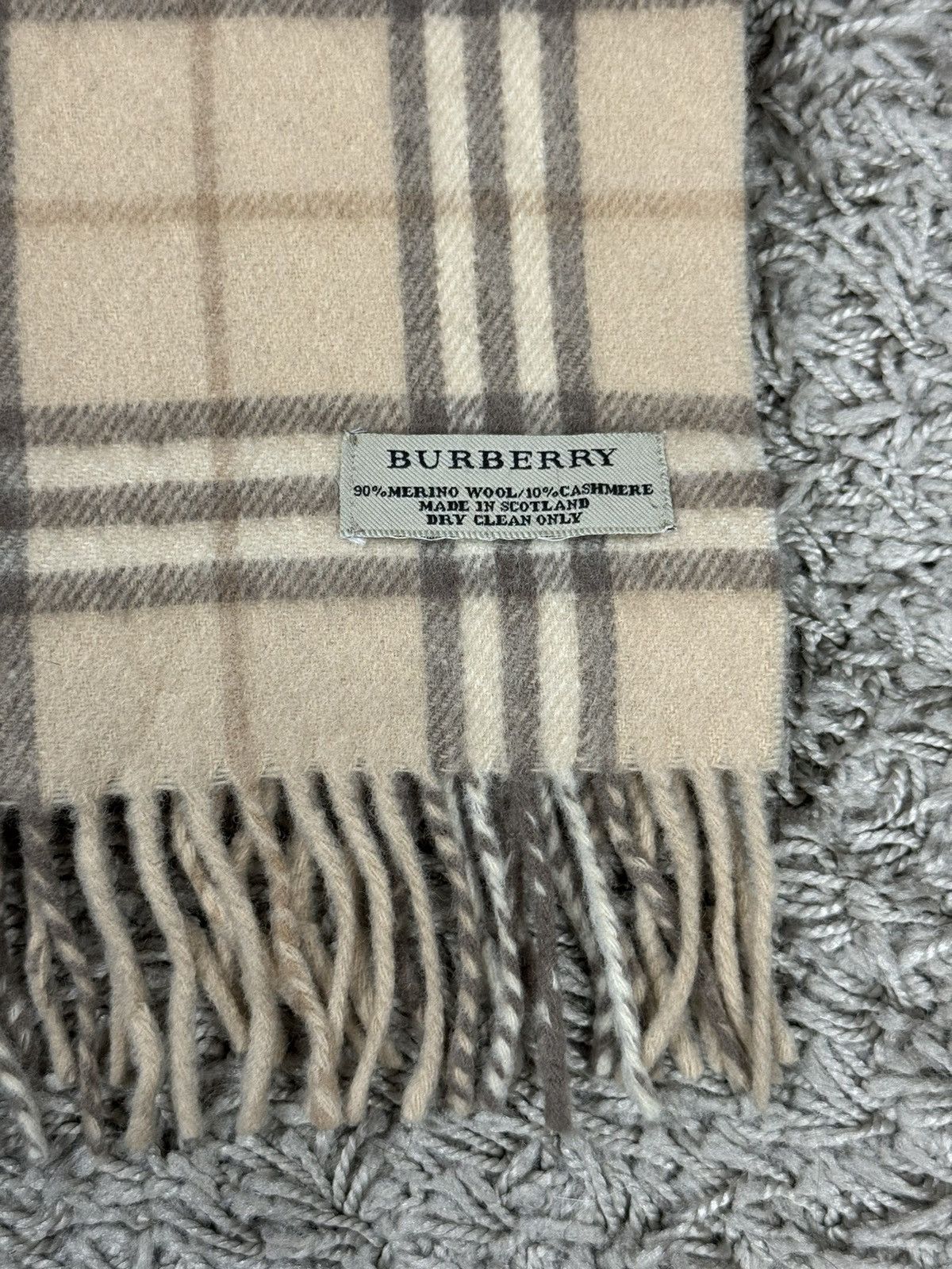 Burberry Vintage wool scarf Burberry’s 90s original luxury item Size ONE SIZE - 2 Thumbnail