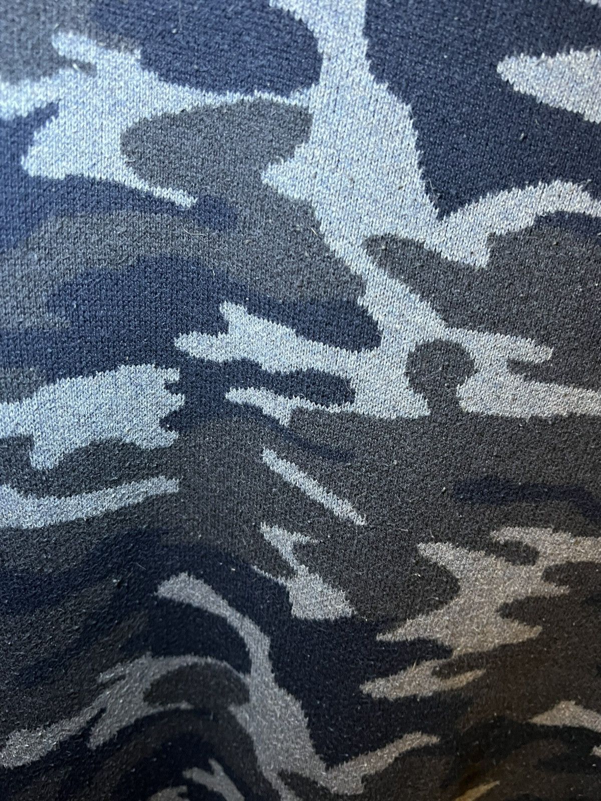 Vintage Blue camo heavyweight sweater Size US XL / EU 56 / 4 - 6 Thumbnail