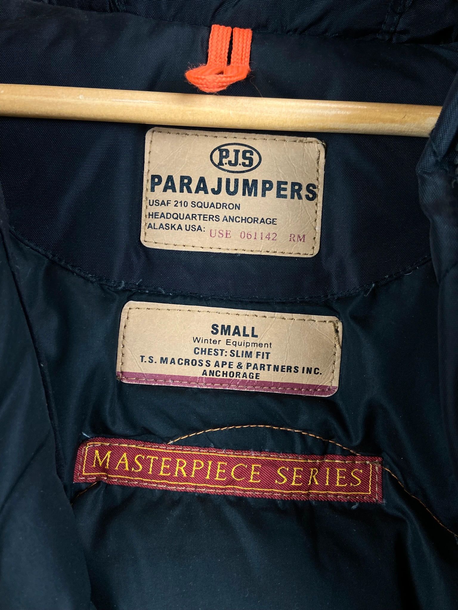 Parajumpers Parajumpers black bomber jacket yellow strap S Size US S / EU 44-46 / 1 - 5 Thumbnail