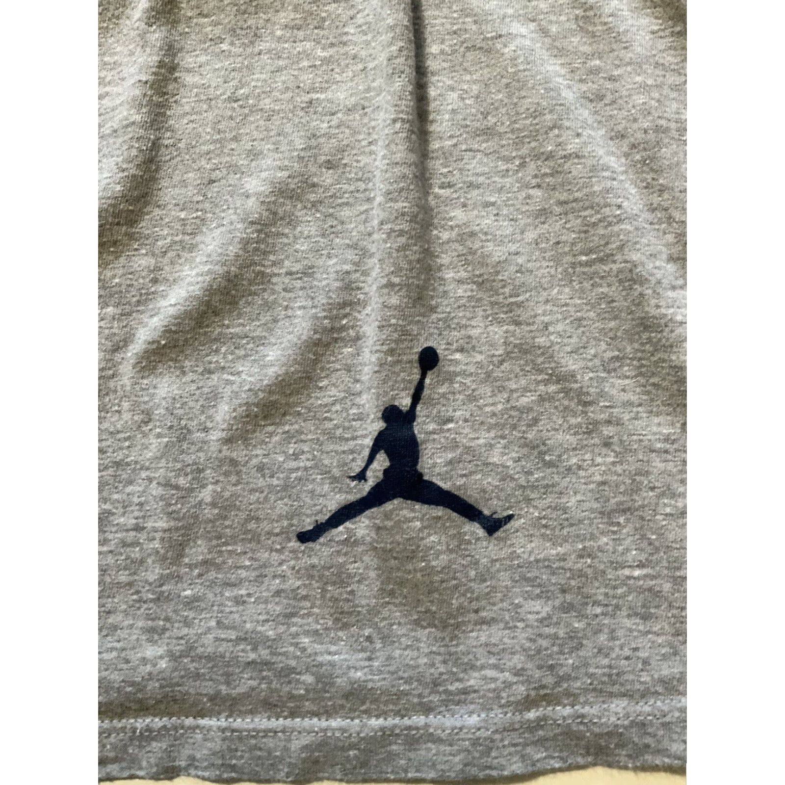 Jordan Brand Air Jordan Retro 10 Los Angeles LA Jumpman Crewneck Graphic S/S T-shirt Sz. L Men Gray Crew Neck Shirt Size US L / EU 52-54 / 3 - 6 Thumbnail
