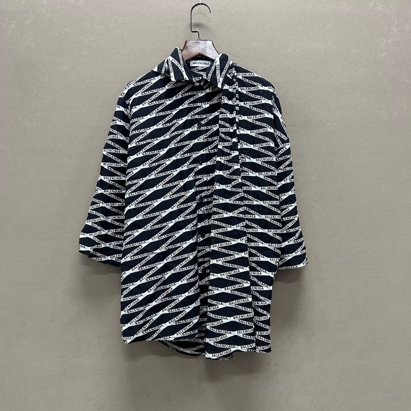 Balenciaga Balenciaga All Over Print Shirt 99 New 34 Size XXS / US 00 / IT 34 - 1 Thumbnail