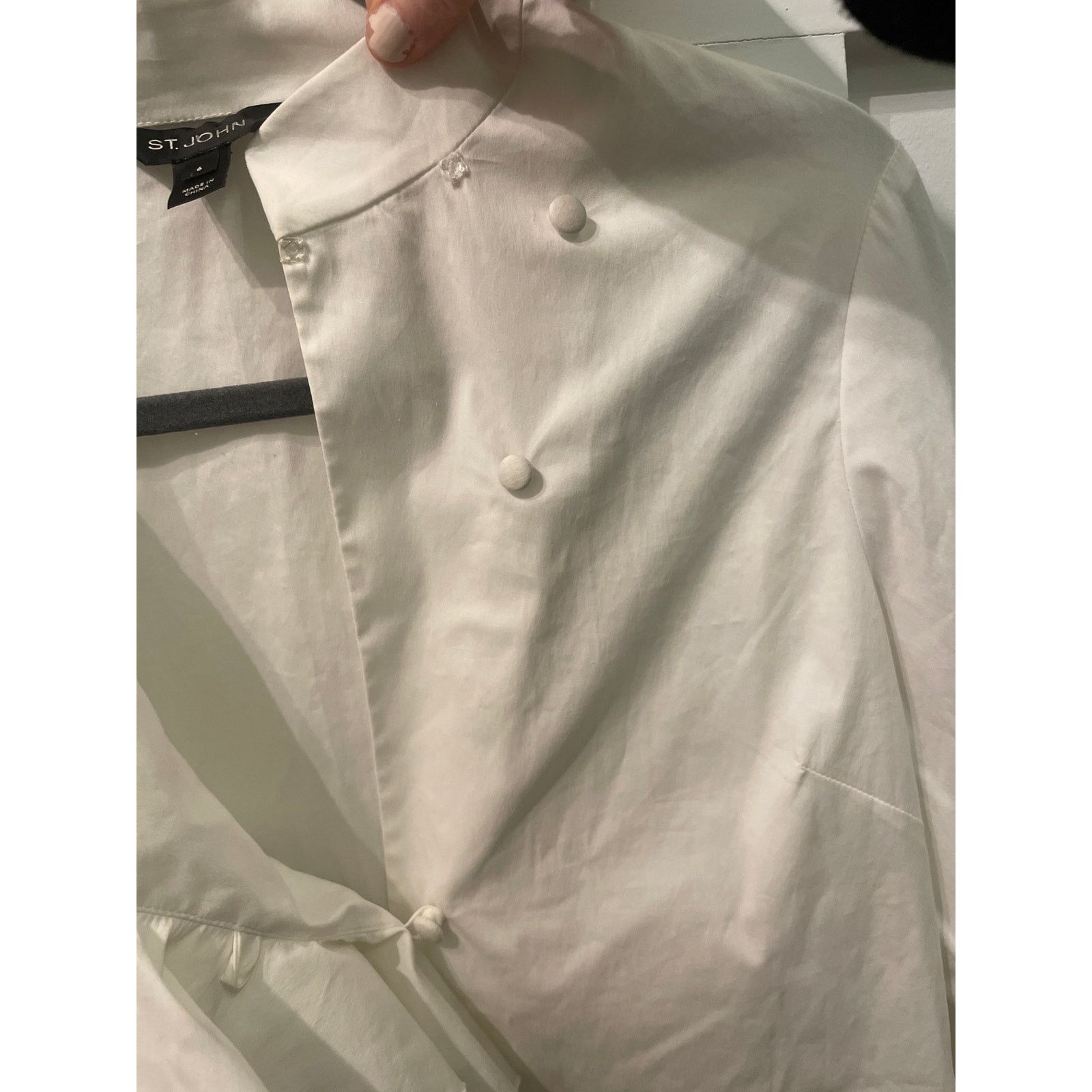 St. John St. John White Tuxedo Front Ruffle Button Down Blouse, sz 6 Size M / US 6-8 / IT 42-44 - 5 Thumbnail