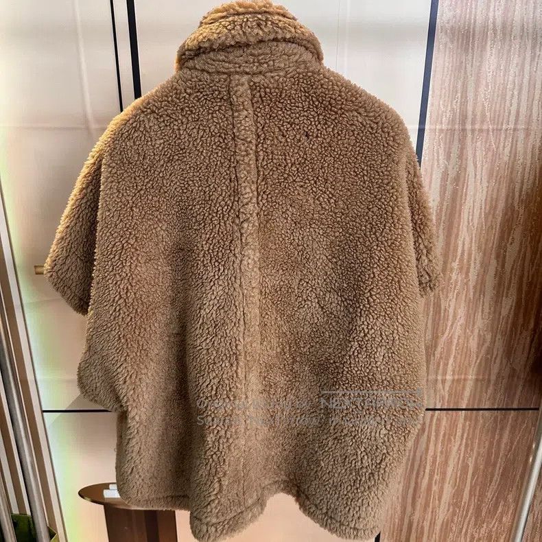 Max Mara Max Mara one-size-fits-all Camel Cashmere Teddy Cloak Coat Size M / US 6-8 / IT 42-44 - 2 Thumbnail