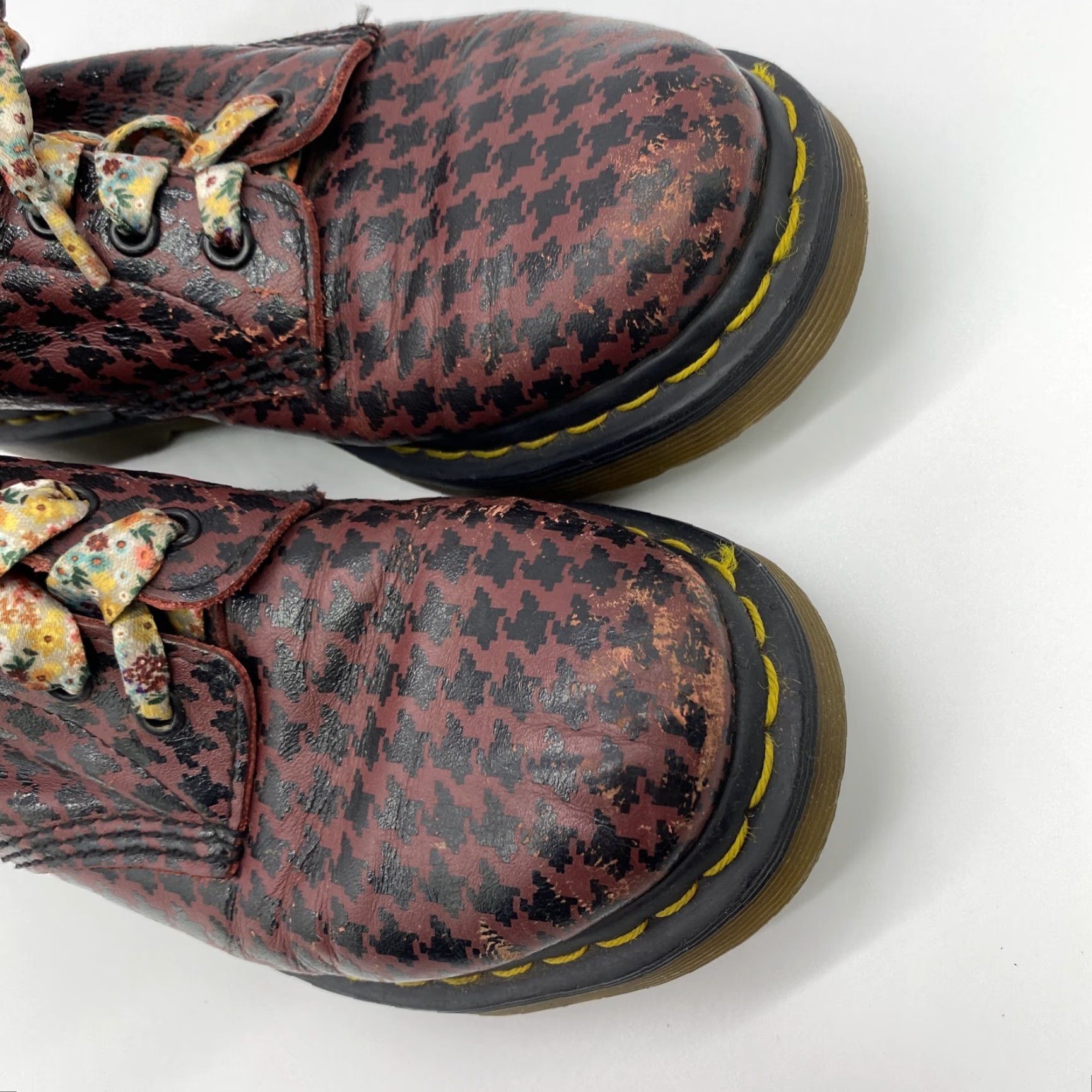 Dr. Martens VINTAGE? (No) Dr. Martens Pina Combat Boot Houndstooth Red Black Lace Up Mid-Calf Women Adult 7 US 38 EU 5 UK 5 B Black Red 90s Punk Boots womens Size US 5 / IT 35 - 3 Thumbnail