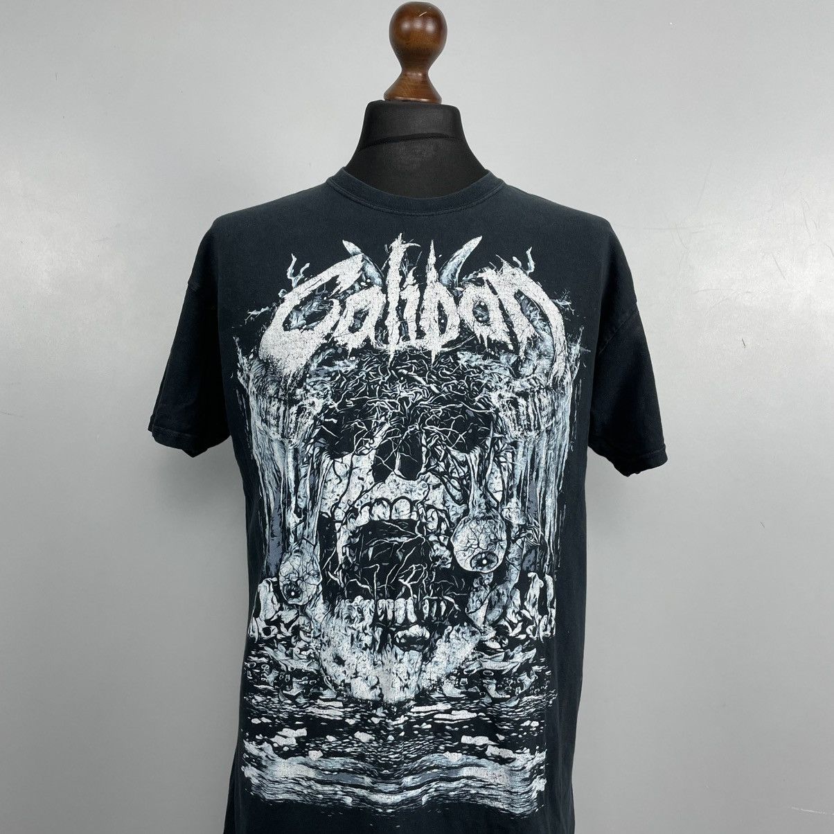 Vintage Vintage Rare Galiban skulls T-shirt y2k Size US L / EU 52-54 / 3 - 6 Thumbnail