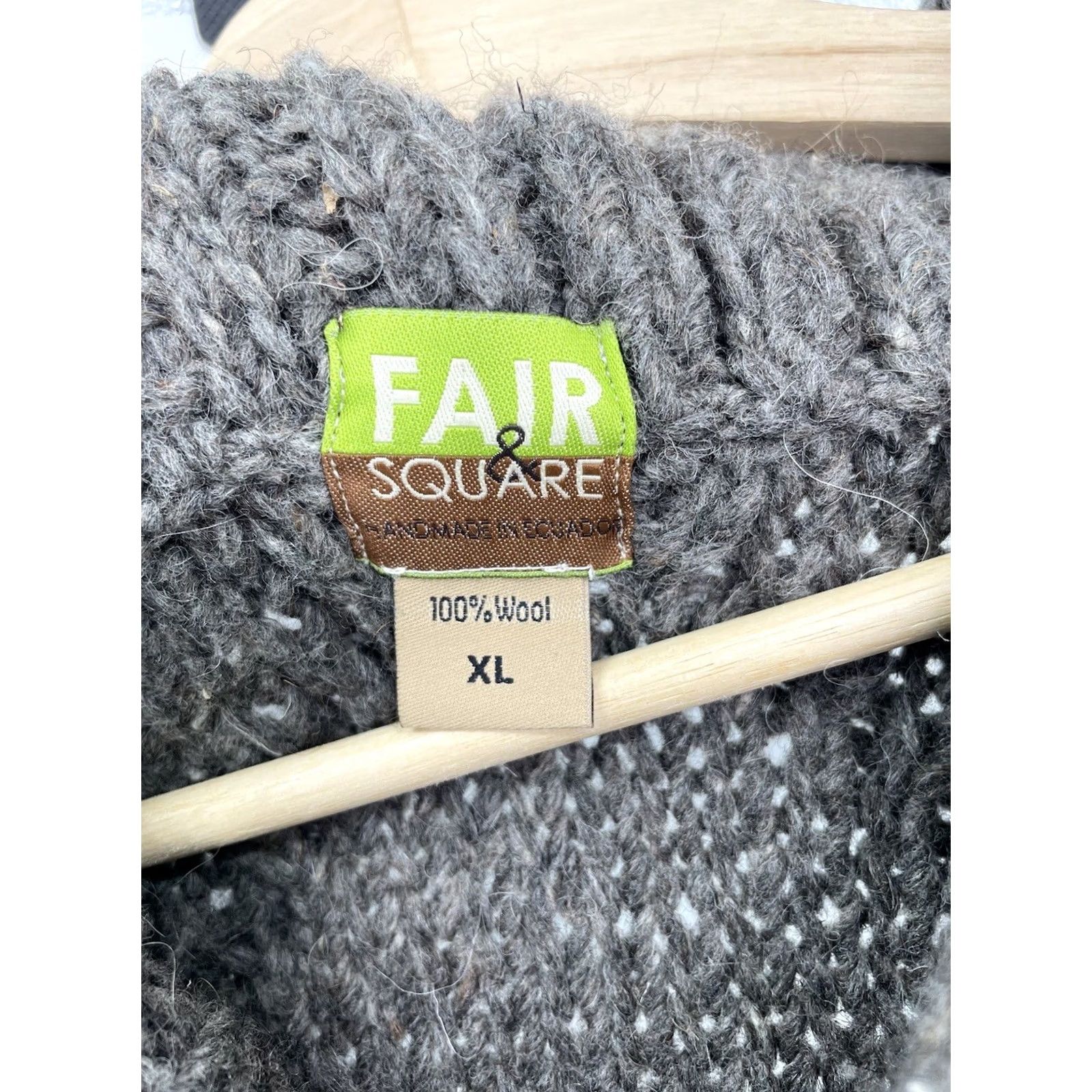 Vintage Fair & Square Sweater Womens Knit XL Heavyweight V-Neck Cable-Knit Wool Taupe Brown Flaw, Dry Clean Only - 100% Wool, Solid, Long Sleeve Pullover Size XL / US 12-14 / IT 48-50 - 4 Thumbnail