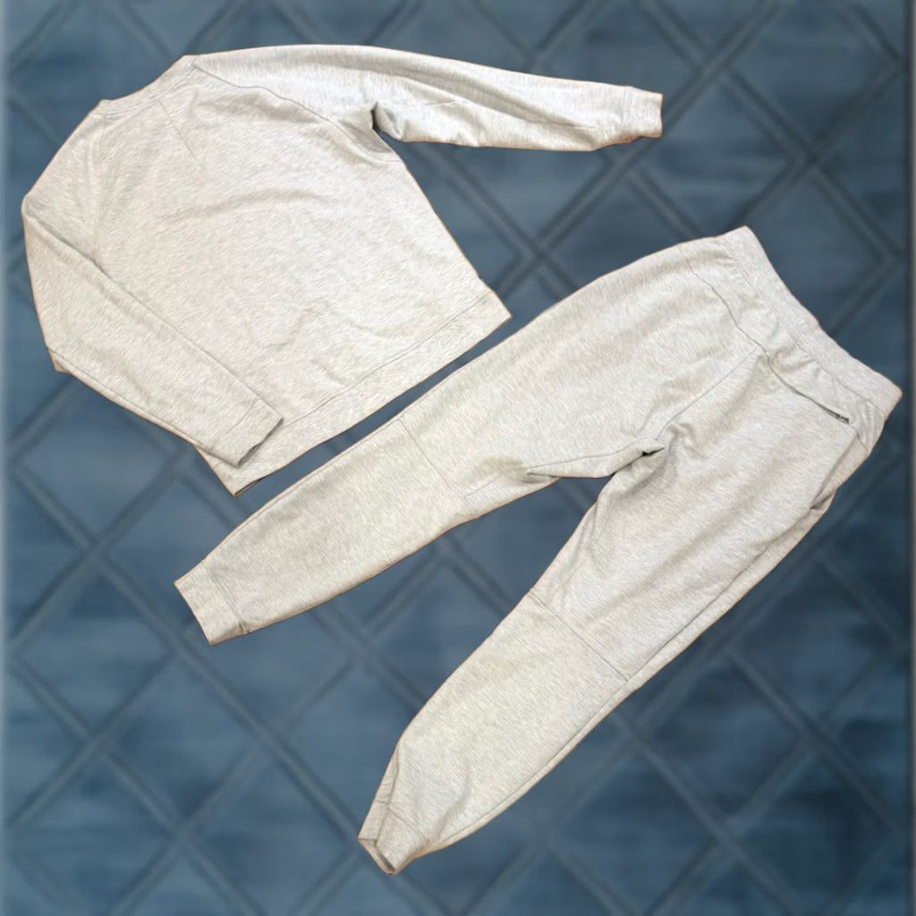Lululemon Lululemon Men's Gray Sweat Crewneck Jogger Set Size Medium Size US 31 - 1 Thumbnail