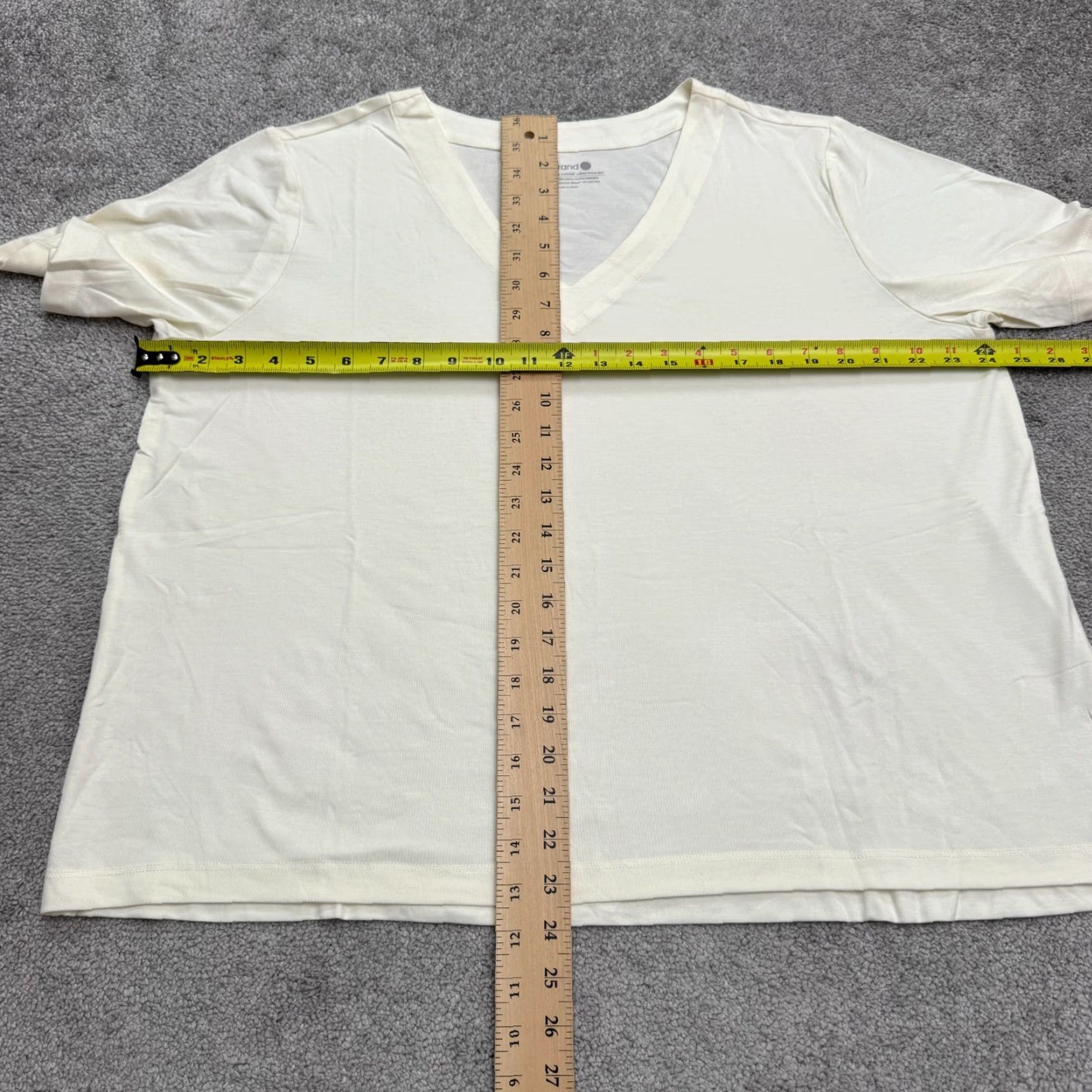 Essentials Betabrand T-Shirt Womens 2XL Ivory V-Neck Short Sleeve Casual Tee NWT Size XXL / US 16-18 / IT 52-54 - 7 Thumbnail