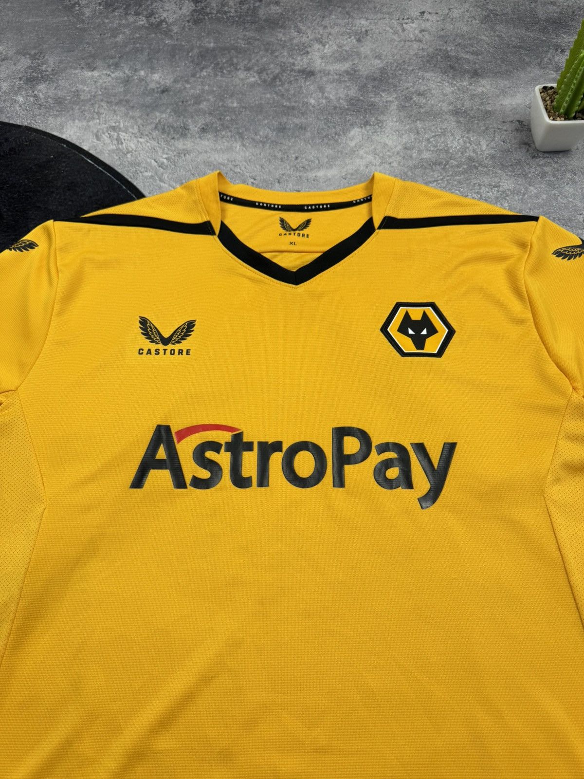 Castore Wolverhampton Wolves Castore Home Shirt 2022/23 Size XL Size US XL / EU 56 / 4 - 4 Thumbnail