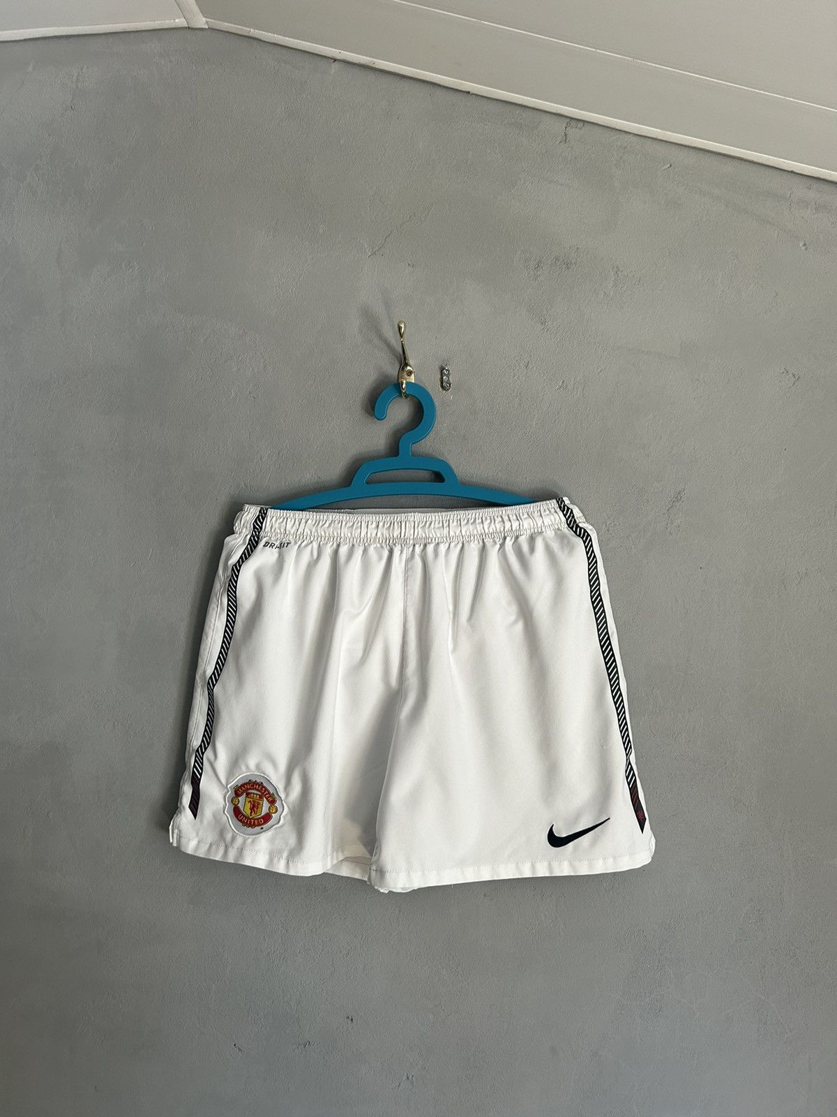 Nike Vintage Manchester United short Size US 32 / EU 48 - 1 Thumbnail