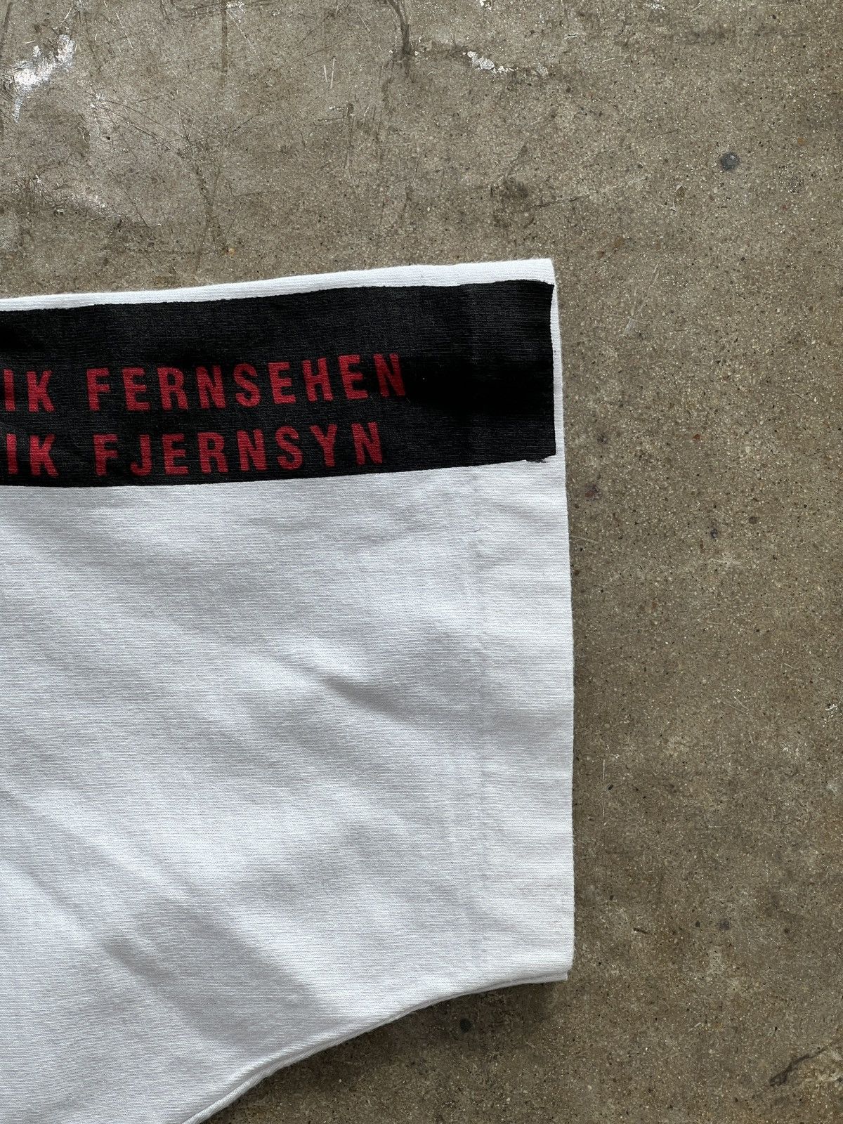Vintage Vintage 90s MTV AOP Musik Fernsehen Single Stitch Tee XL Size US XL / EU 56 / 4 - 6 Thumbnail