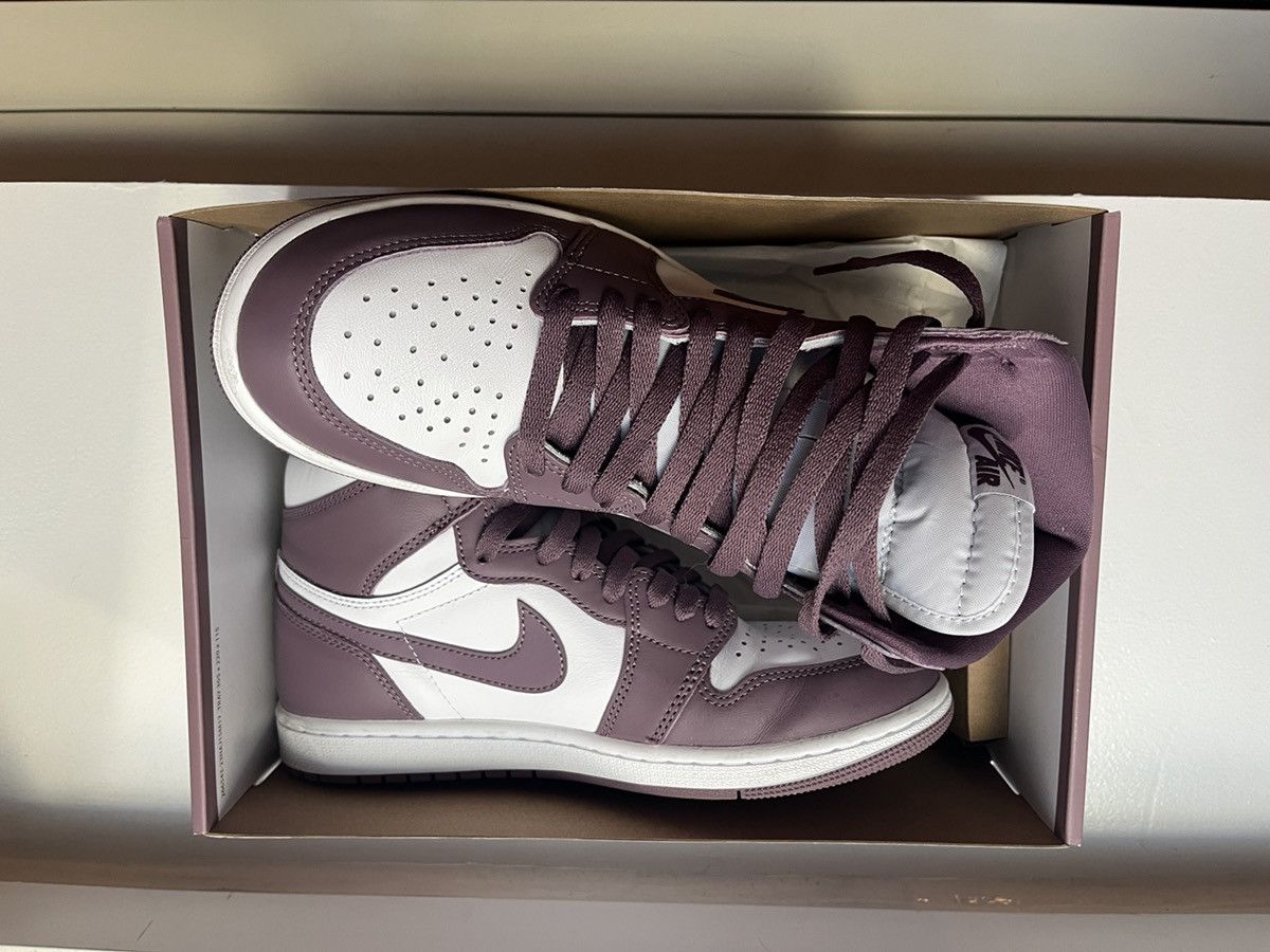 Jordan Brand × Nike Jordan 1 Retro High Mauve Size US 8 / EU 41 - 3 Thumbnail