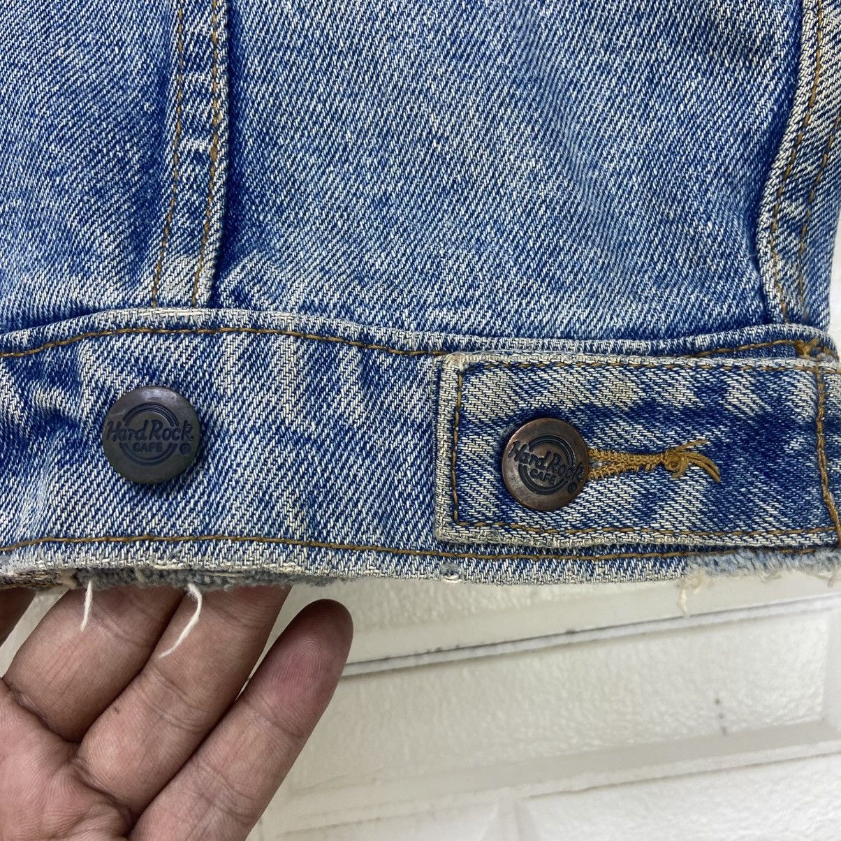 Hard Rock Cafe Vintage Hard Rock Cafe Bangkok Denim Trucker Jacket Size US M / EU 48-50 / 2 - 15 Thumbnail