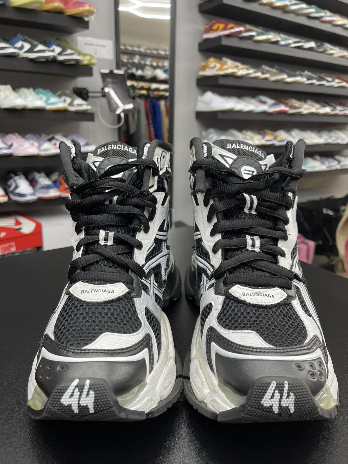 Balenciaga Size 11US/44EU - Balenciaga High Top Sneaker Black Size US 11 / EU 44 - 2 Thumbnail