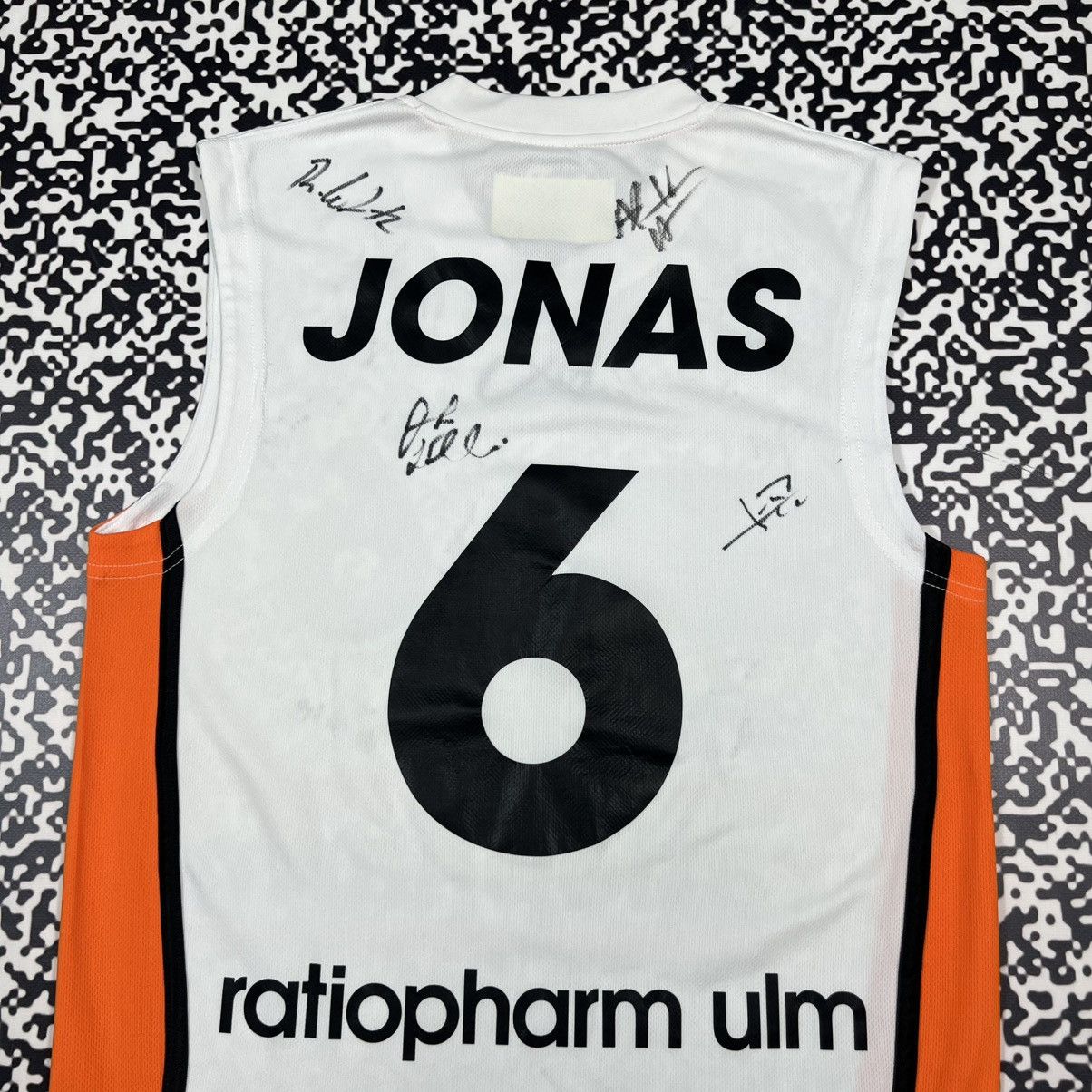 K1X Ratiopharm Ulm Jonas Signed Full Team Rare Basketball Jersey Size US S / EU 44-46 / 1 - 3 Thumbnail