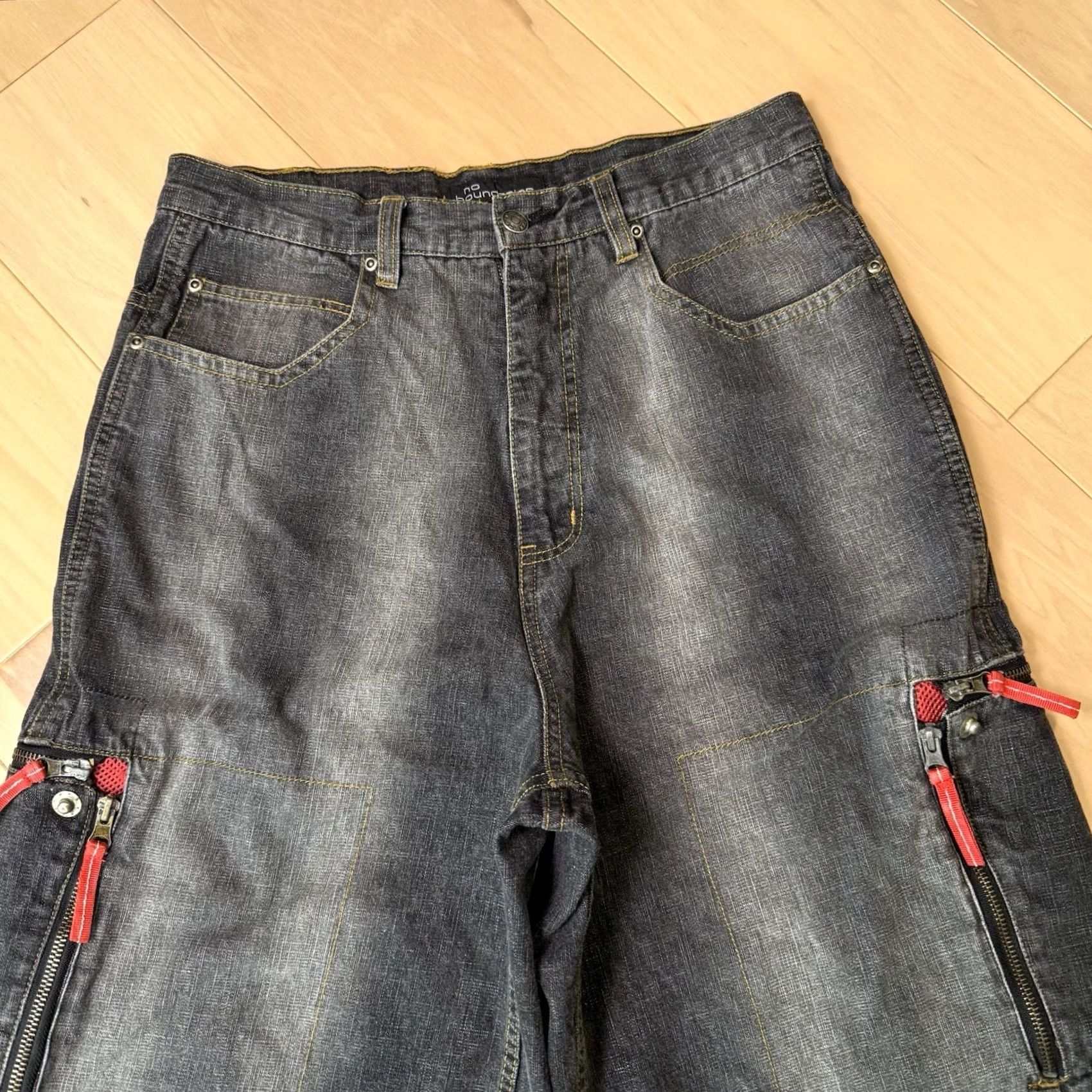 Vintage VINTAGE No Boundaries Shorts 31 Black Y2K Baggy Cargo Denim Skater Tribal Mens Size US 31 - 3 Thumbnail