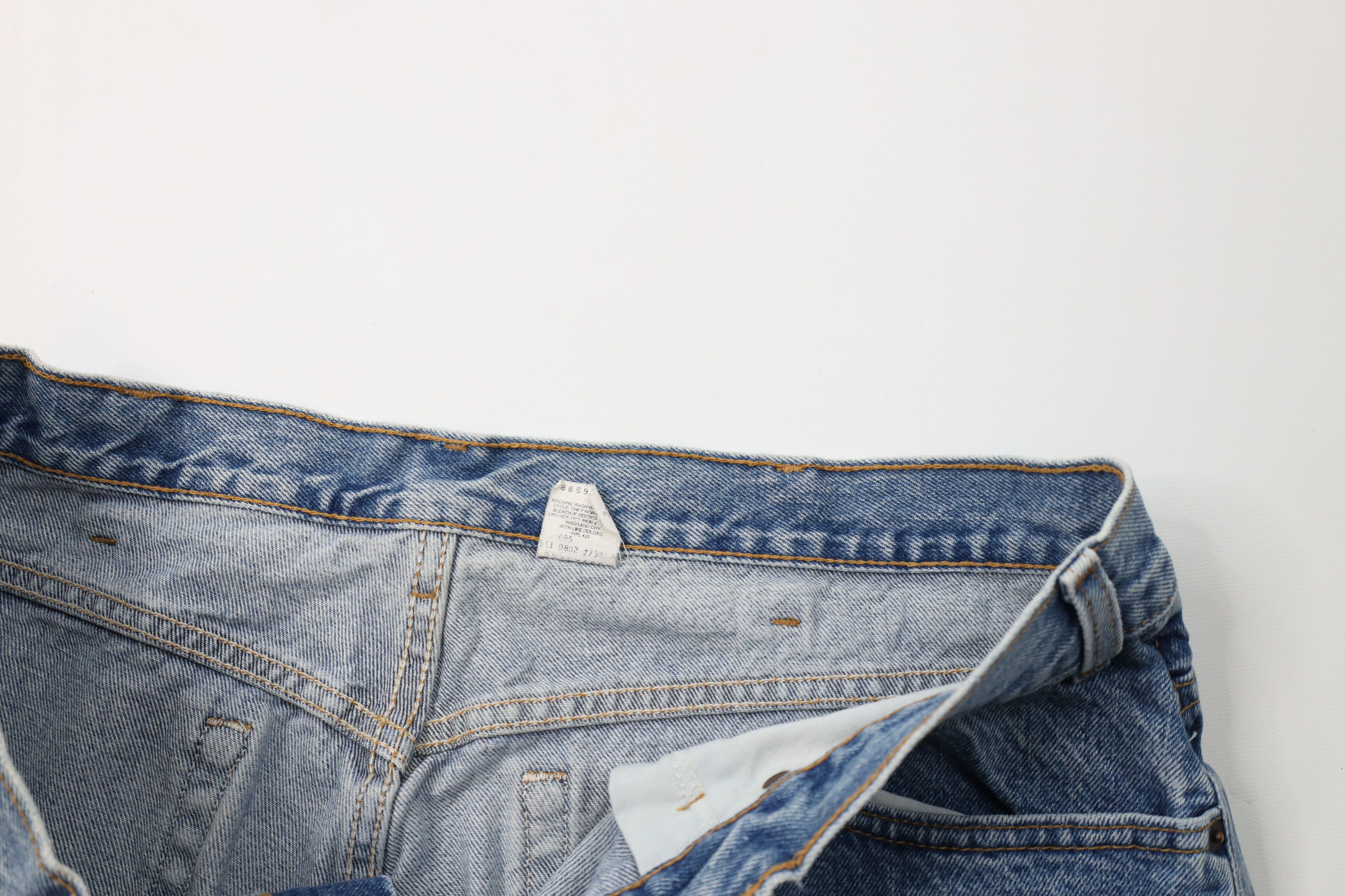 Levi's Vintage Y2K 2002 Levis 550 Relaxed Tapered Leg Jeans USA Size 22" - 9 Thumbnail