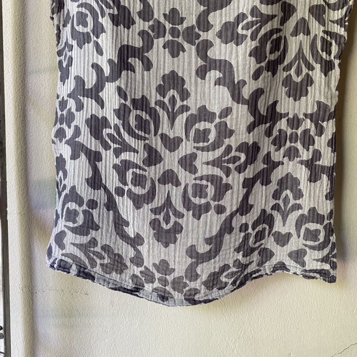 Issey Miyake Plantation Gray Floral Sheer Cap Sleeve Top Size M / US 6-8 / IT 42-44 - 12 Thumbnail