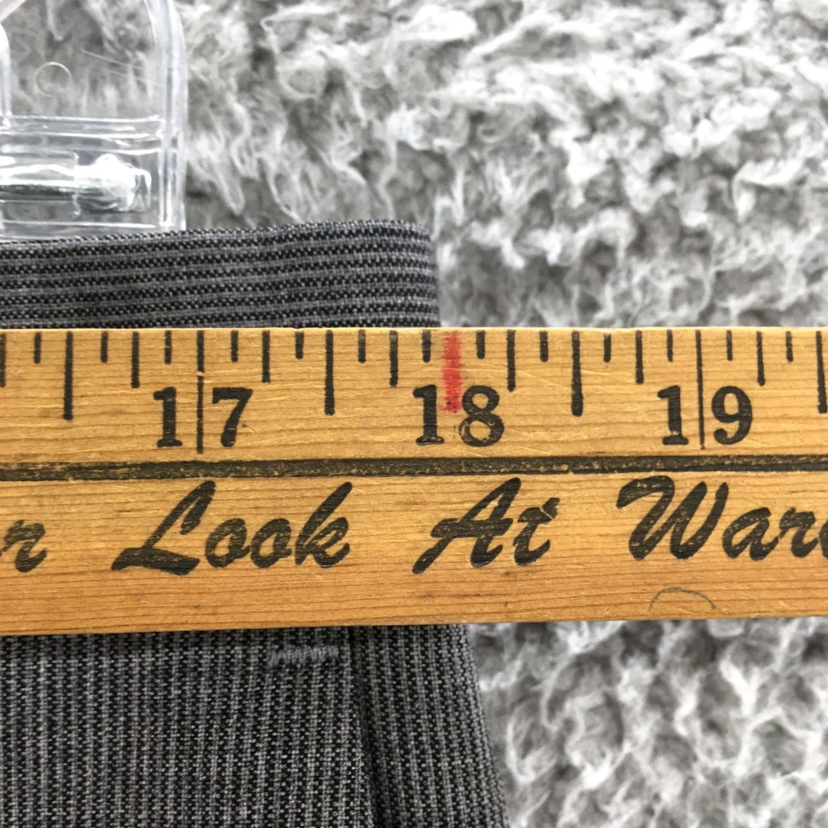Banana Republic Banana Republic Dress Pants Mens 34/30 Gray Classic Fit Dress Pants Size US 34 / EU 50 - 7 Thumbnail