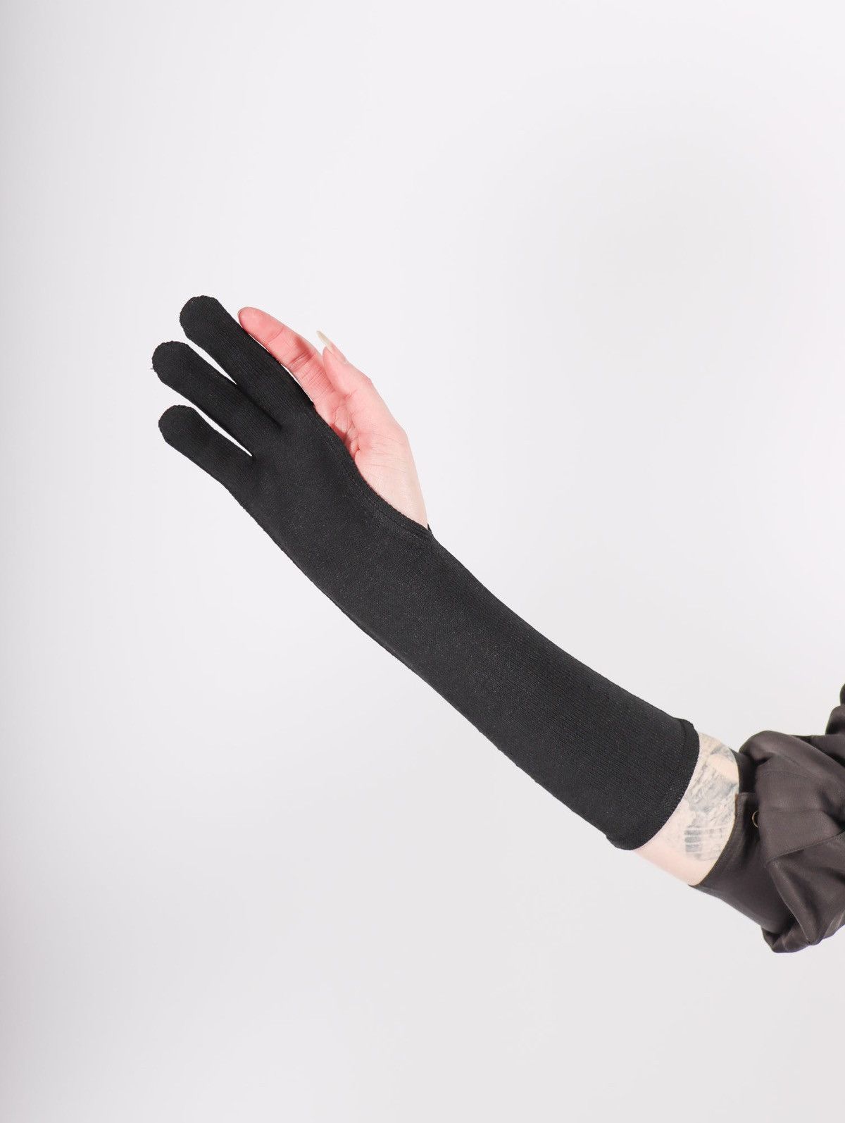 Issey Miyake Black Gloves Size ONE SIZE - 1 Thumbnail
