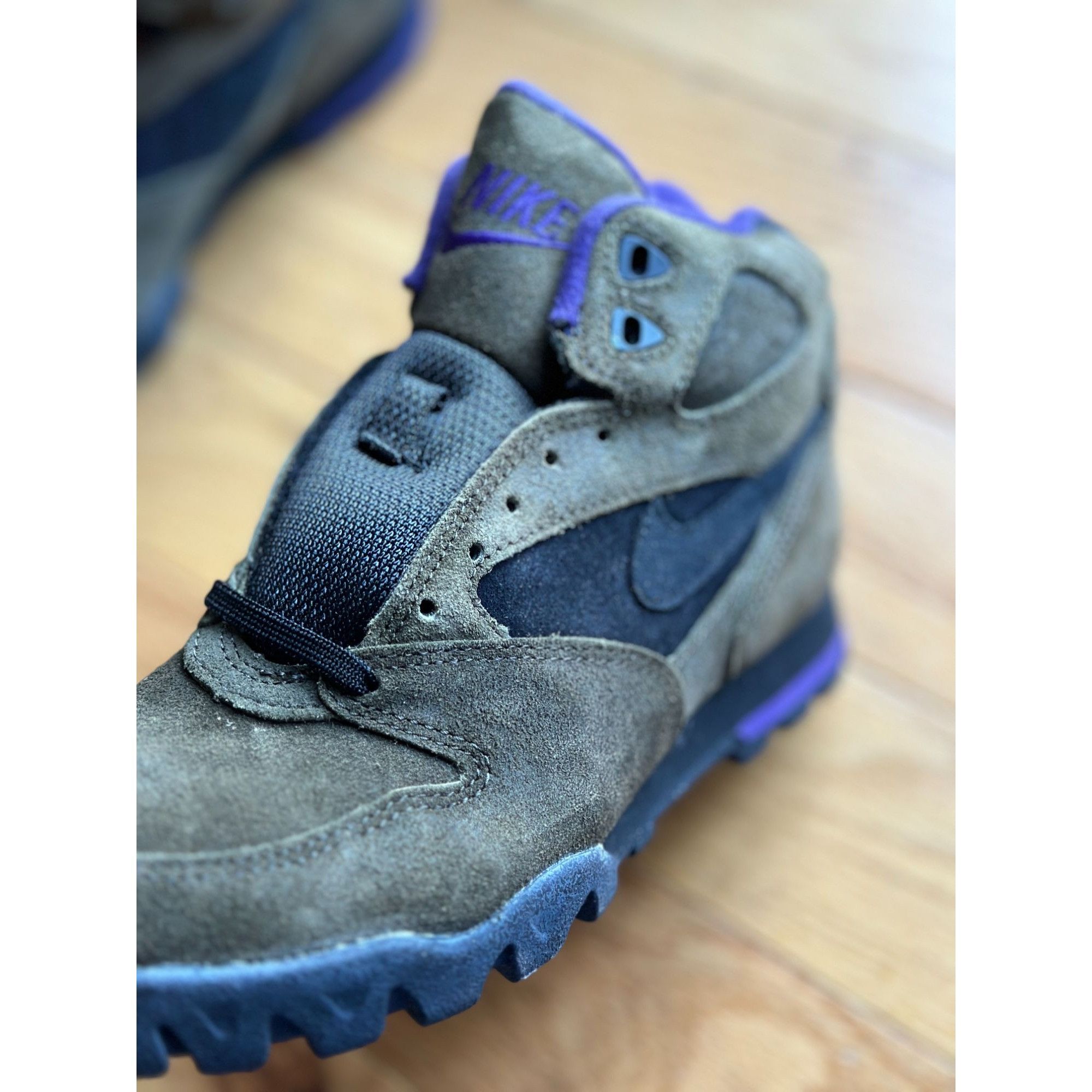 Nike VINTAGE 1993 NIKE CALDERA HIKING BOOTS WOMENS SIZE 7W PURPLE Size US 7.5 / IT 37.5 - 6 Thumbnail