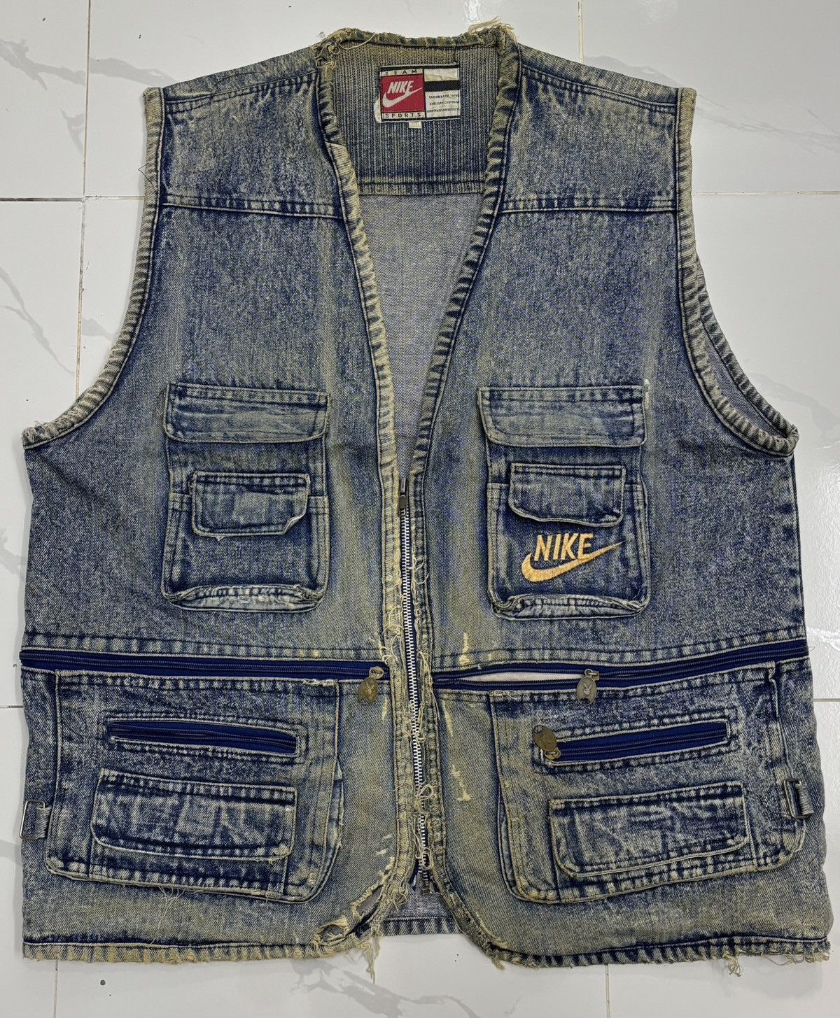 Vintage 🔥VINTAGE NIKE THRASHED DISTRESSED DENIM VEST JACKET Size US M / EU 48-50 / 2 - 7 Thumbnail