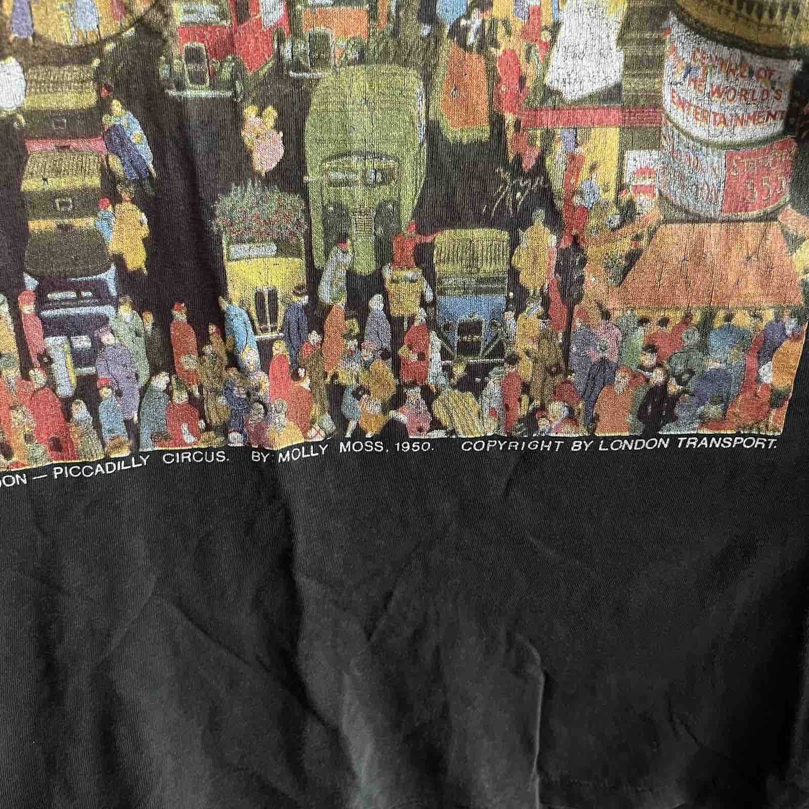 Vintage Vintage Winter London Piccadilly Circus Molly Moss T-Shirt Size US M / EU 48-50 / 2 - 7 Thumbnail