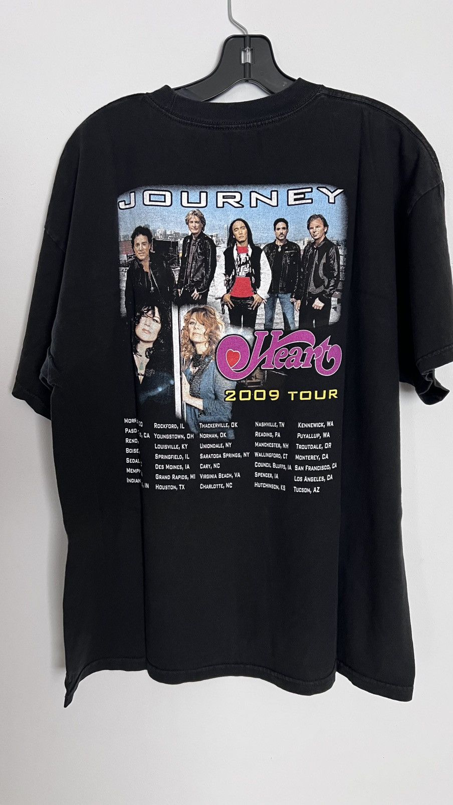 Band Tees × Vintage 2009 Journey “Heart ♥️ Tour” Tee Size XL Size US XL / EU 56 / 4 - 2 Thumbnail