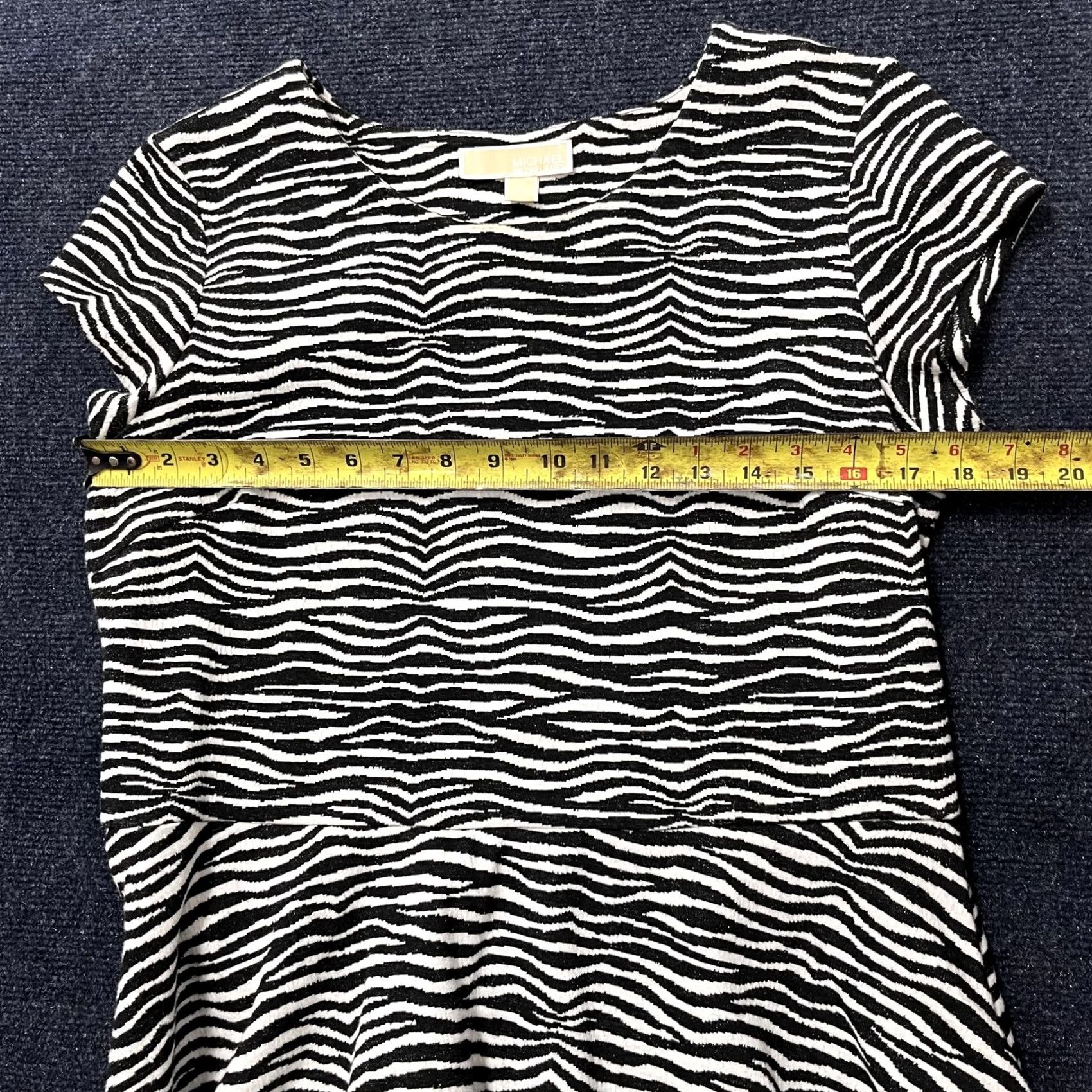 Vintage Michael Michael Kors Blouse Womens L Black Zebra Print Peplum Knit Top Size L / US 10 / IT 46 - 7 Thumbnail