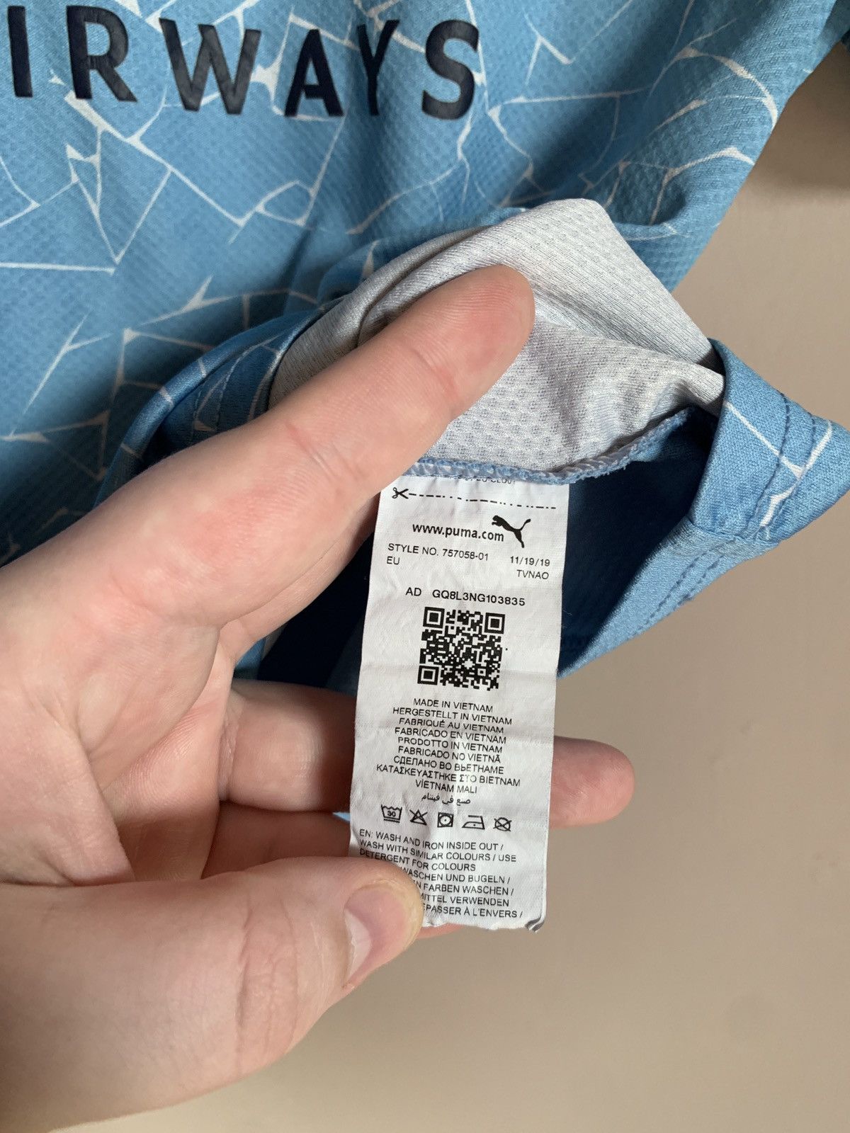 Puma Manchester City 2019 Home Football Shirt Puma Soccer Jersey Size US M / EU 48-50 / 2 - 14 Thumbnail