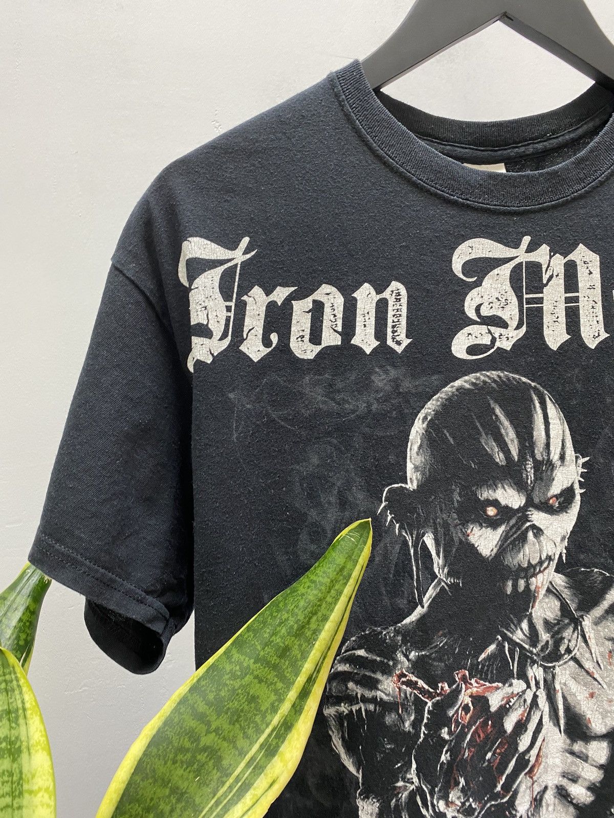 Band Tees × Iron Maiden × Vintage Vintage Iron Maiden “The Book of Souls” Tee Size US L / EU 52-54 / 3 - 4 Thumbnail